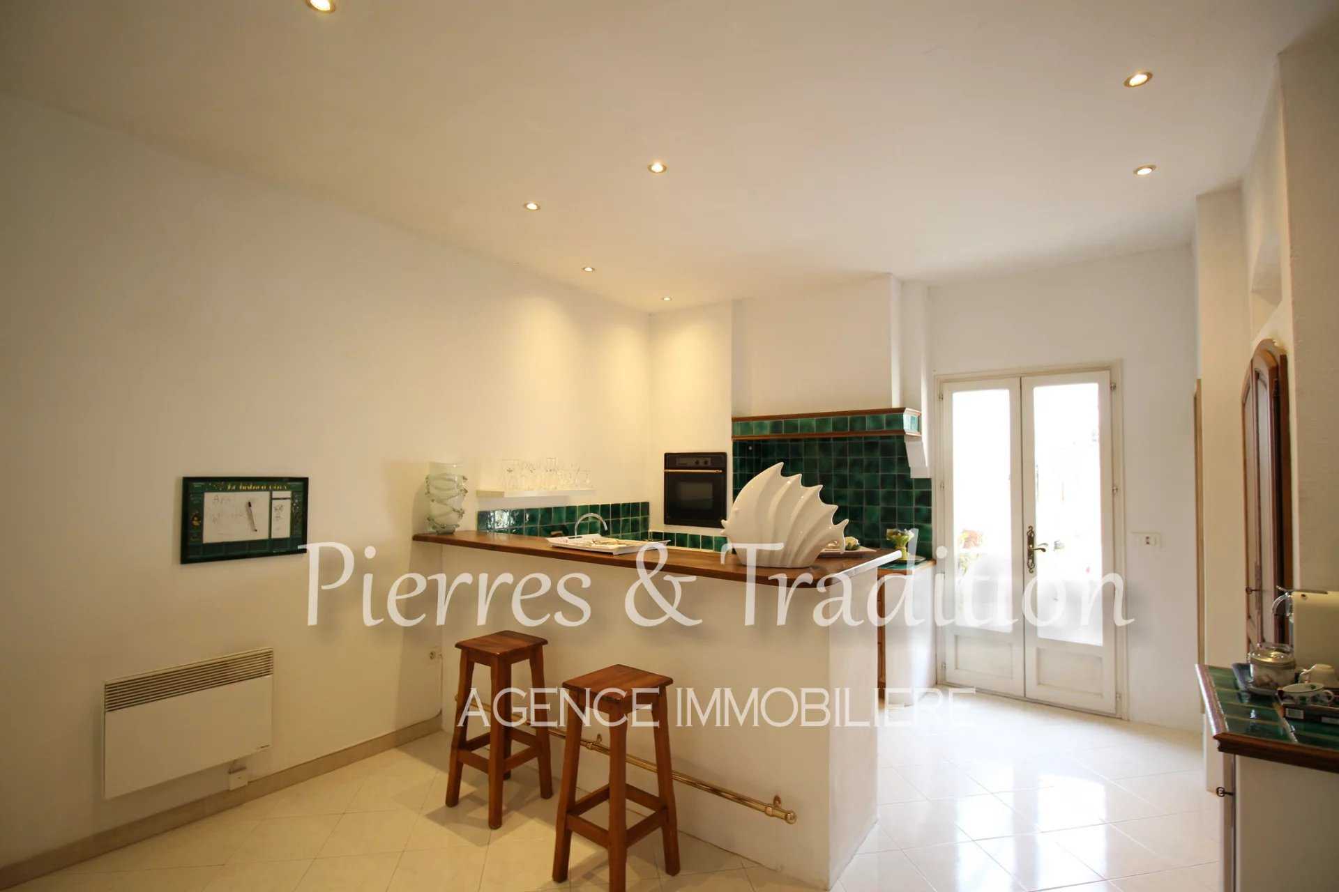 Hus i Apt, Provence-Alpes-Cote d'Azur 12477515