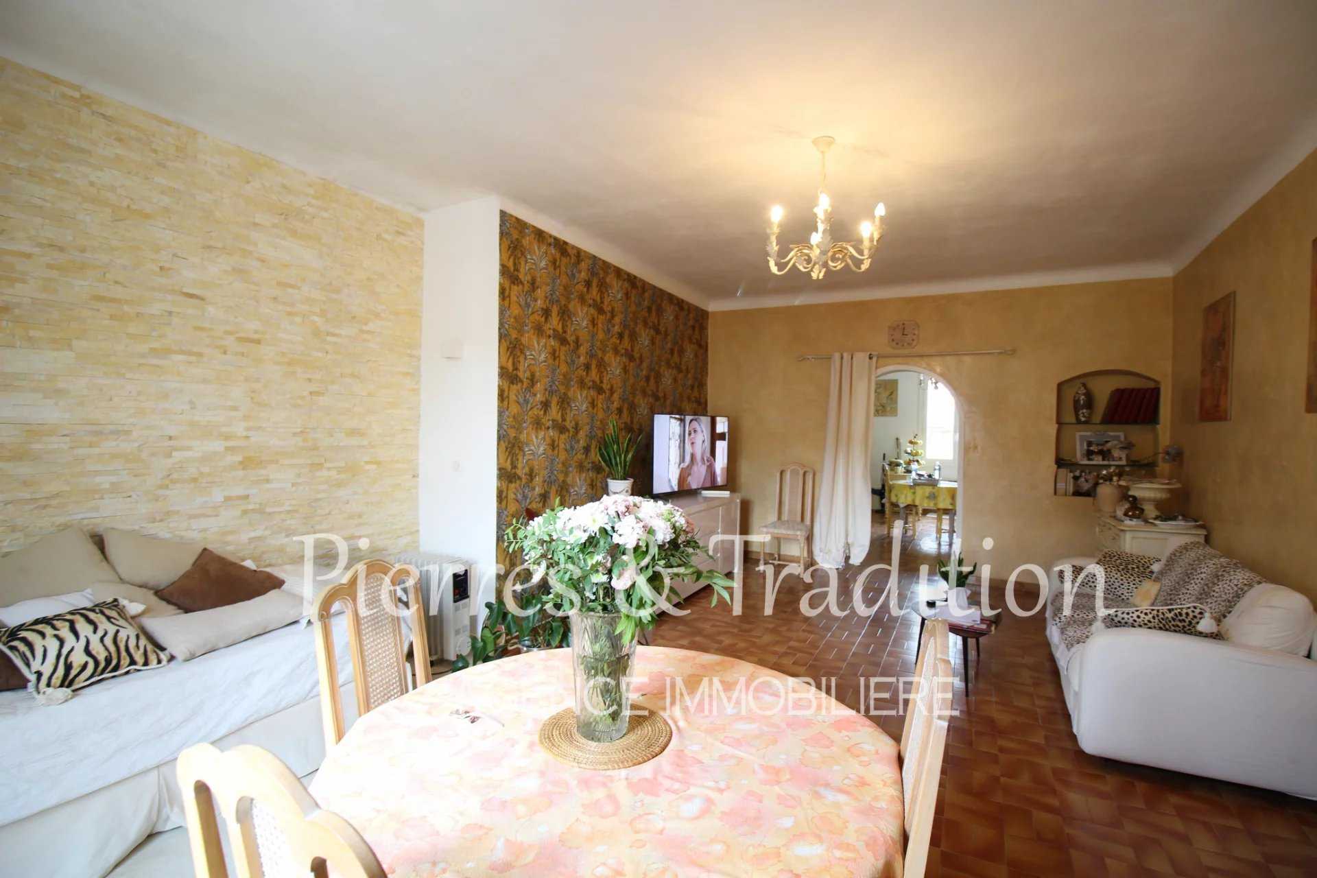 House in Apt, Provence-Alpes-Cote d'Azur 12477515