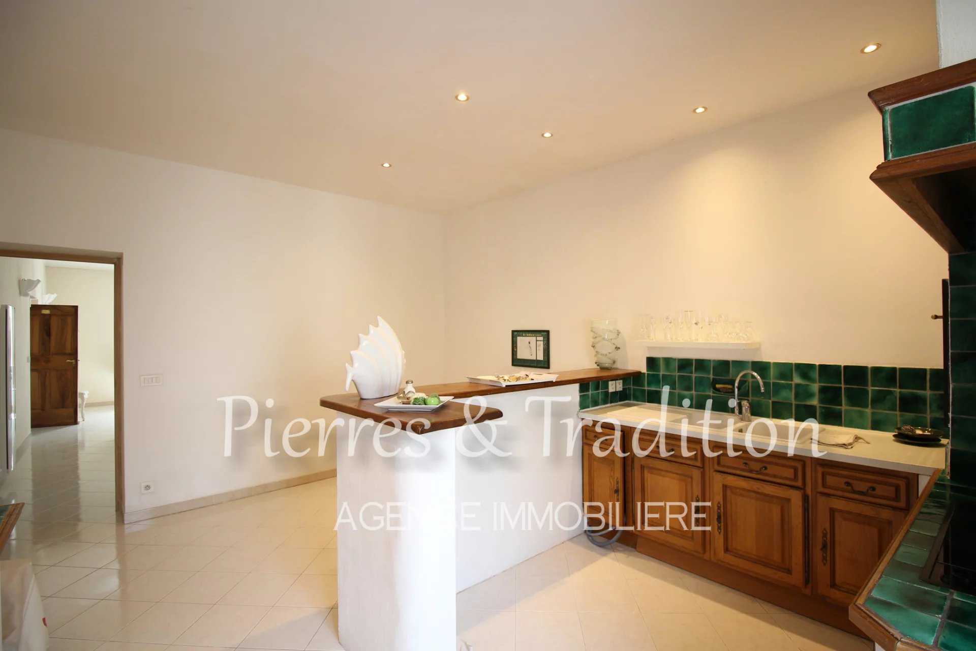 House in Apt, Provence-Alpes-Cote d'Azur 12477515