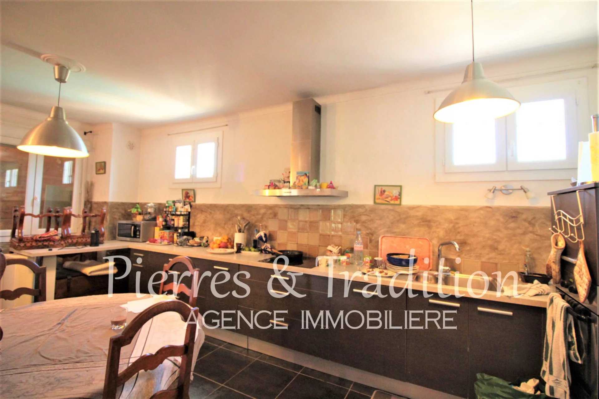 Rumah di Saignon, Provence-Alpes-Cote d'Azur 12477516