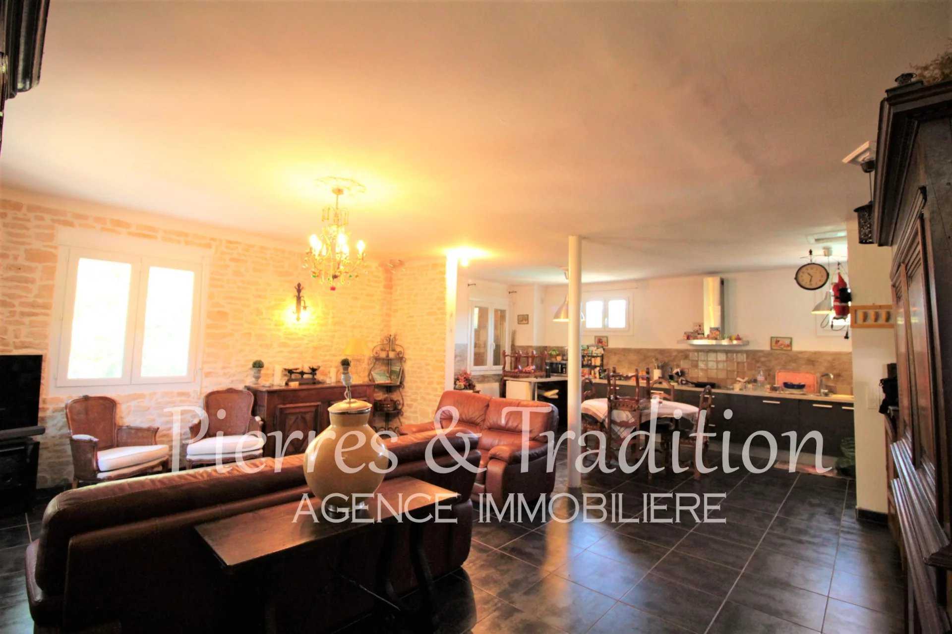 House in Saignon, Provence-Alpes-Cote d'Azur 12477516