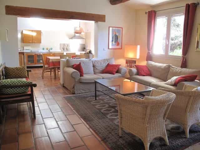 Talo sisään Roussillon, Provence-Alpes-Cote d'Azur 12477519