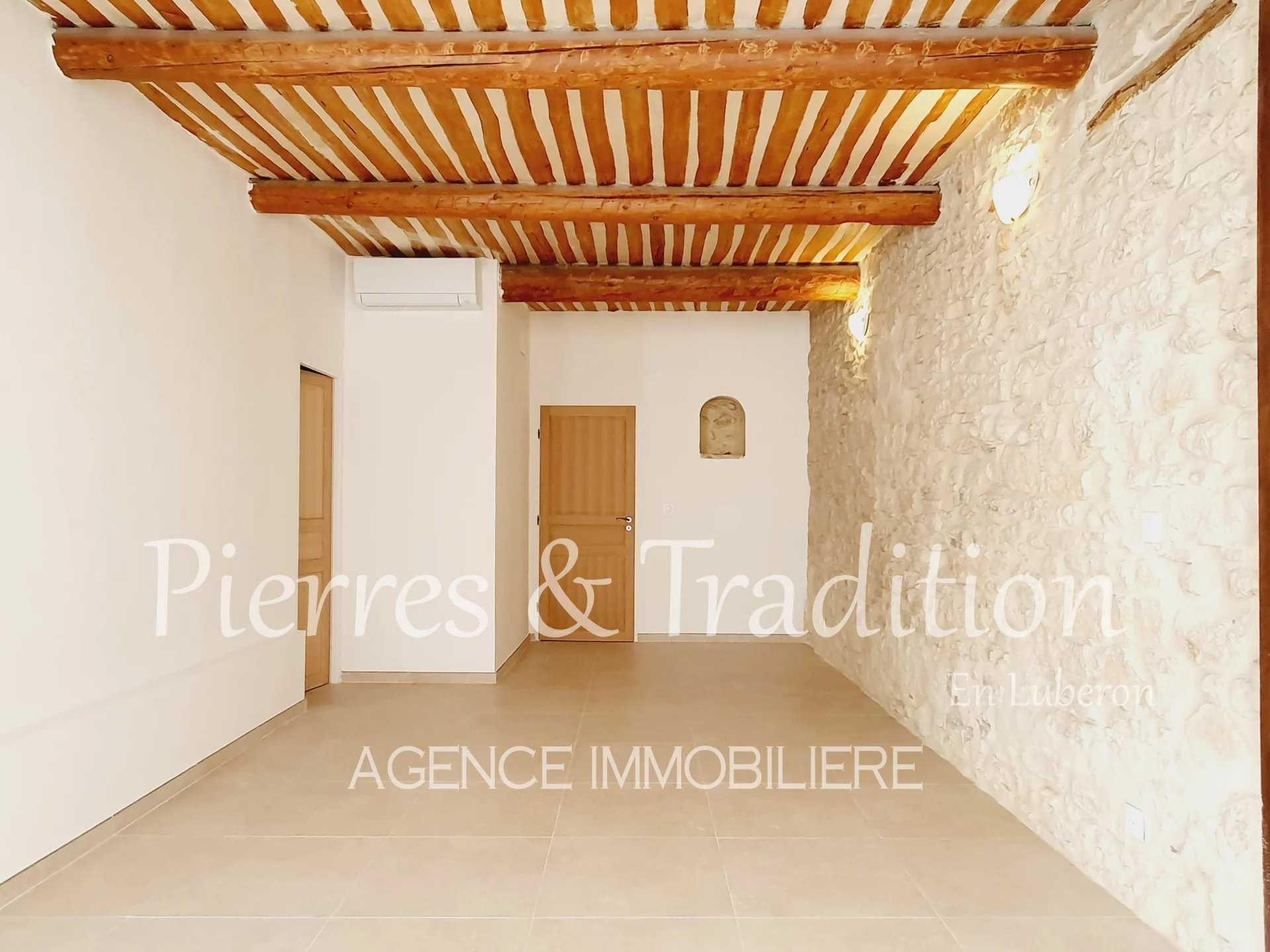 Condominio nel Apt, Provence-Alpes-Cote d'Azur 12477520