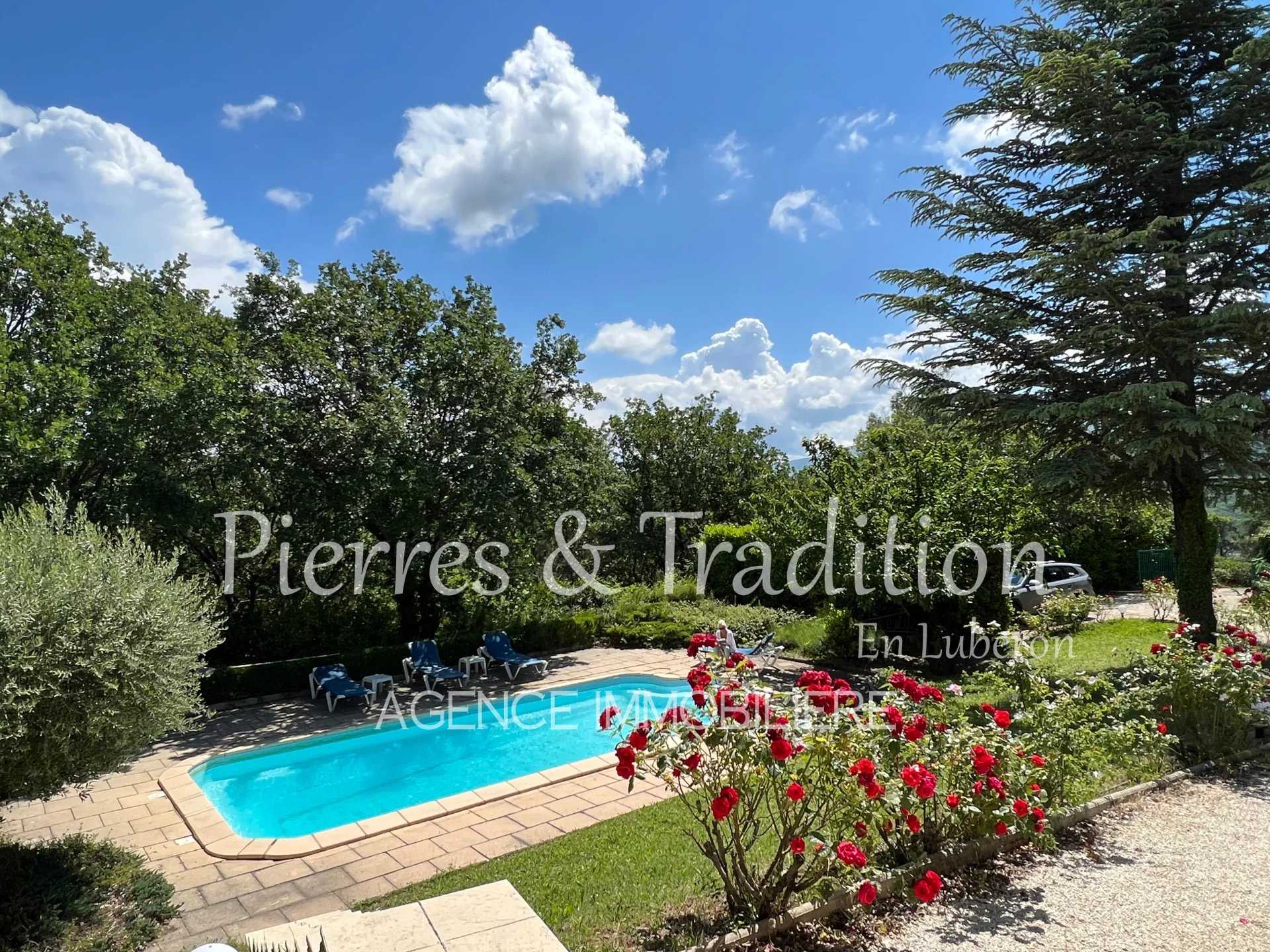 Hus i Apt, Provence-Alpes-Cote d'Azur 12477525
