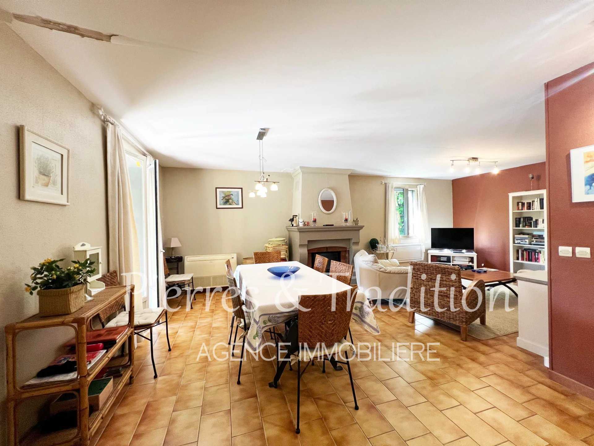House in Apt, Provence-Alpes-Cote d'Azur 12477525