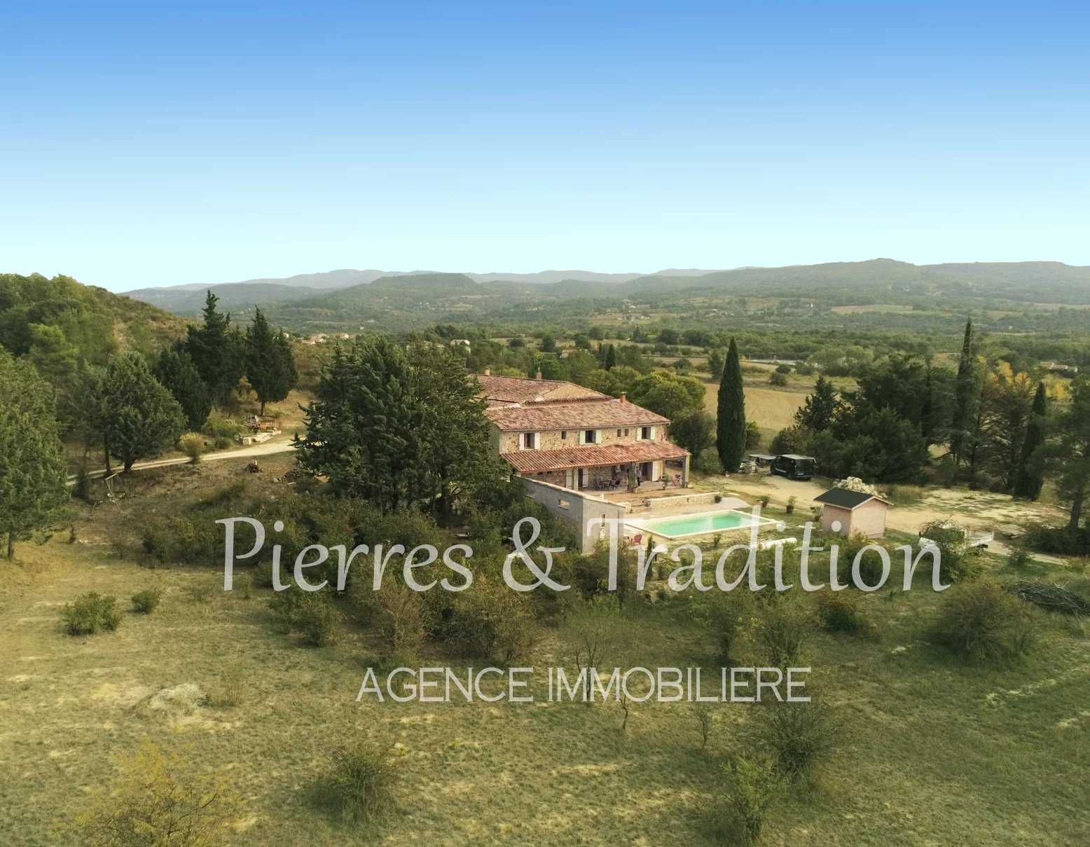 집 에 Apt, Provence-Alpes-Cote d'Azur 12477539