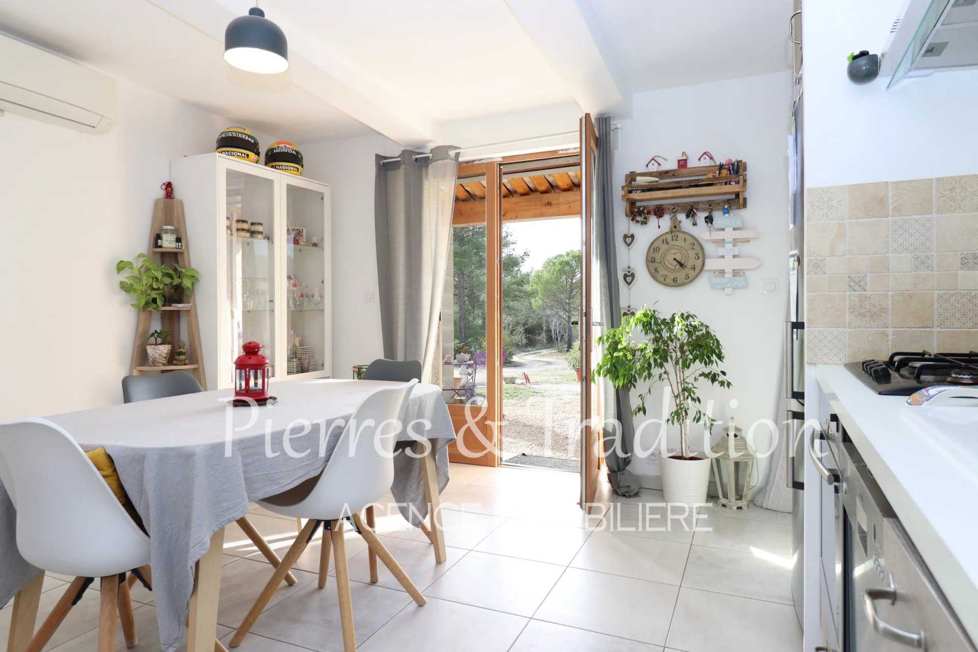 Casa nel Apt, Provence-Alpes-Cote d'Azur 12477539