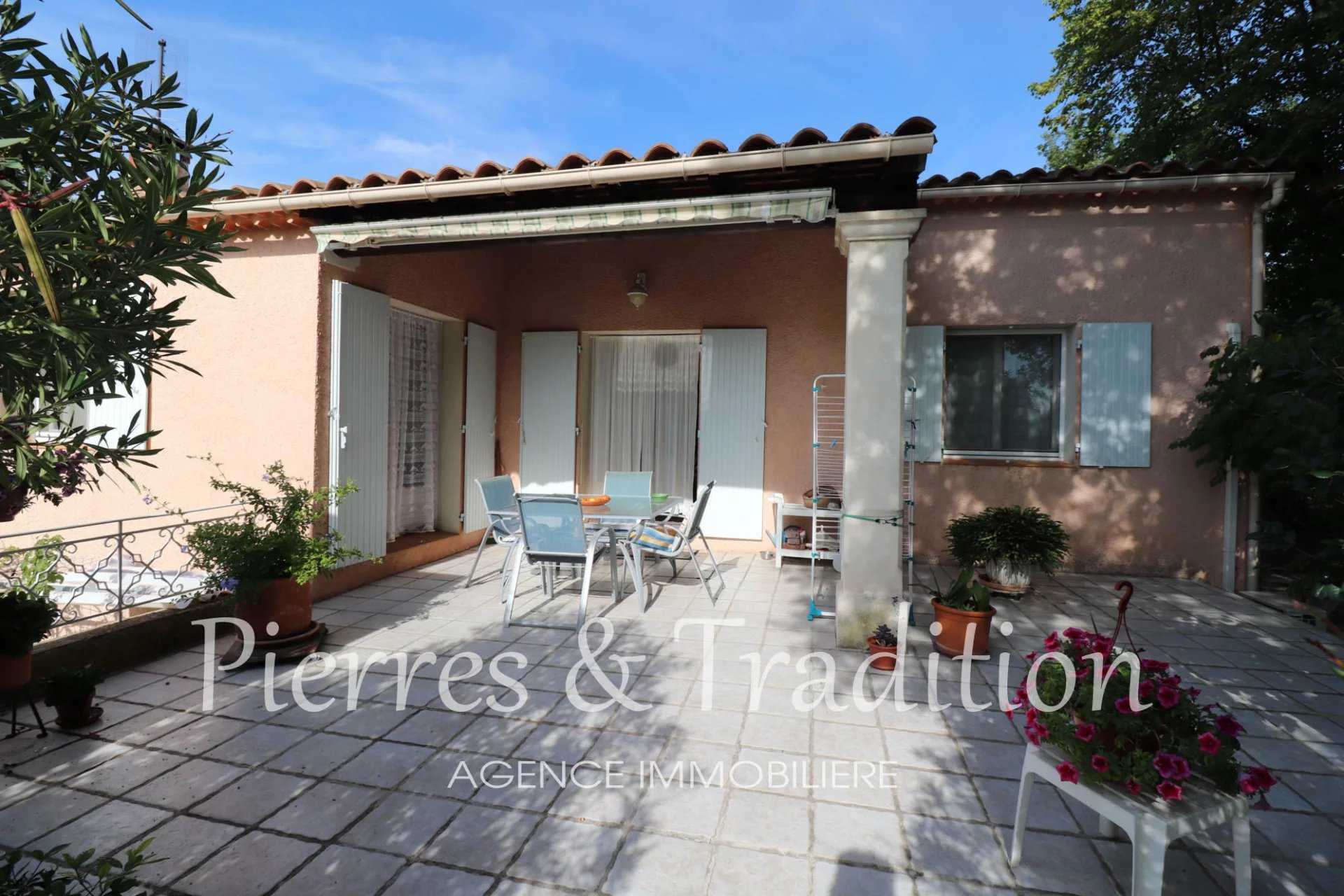 House in Apt, Provence-Alpes-Cote d'Azur 12477542