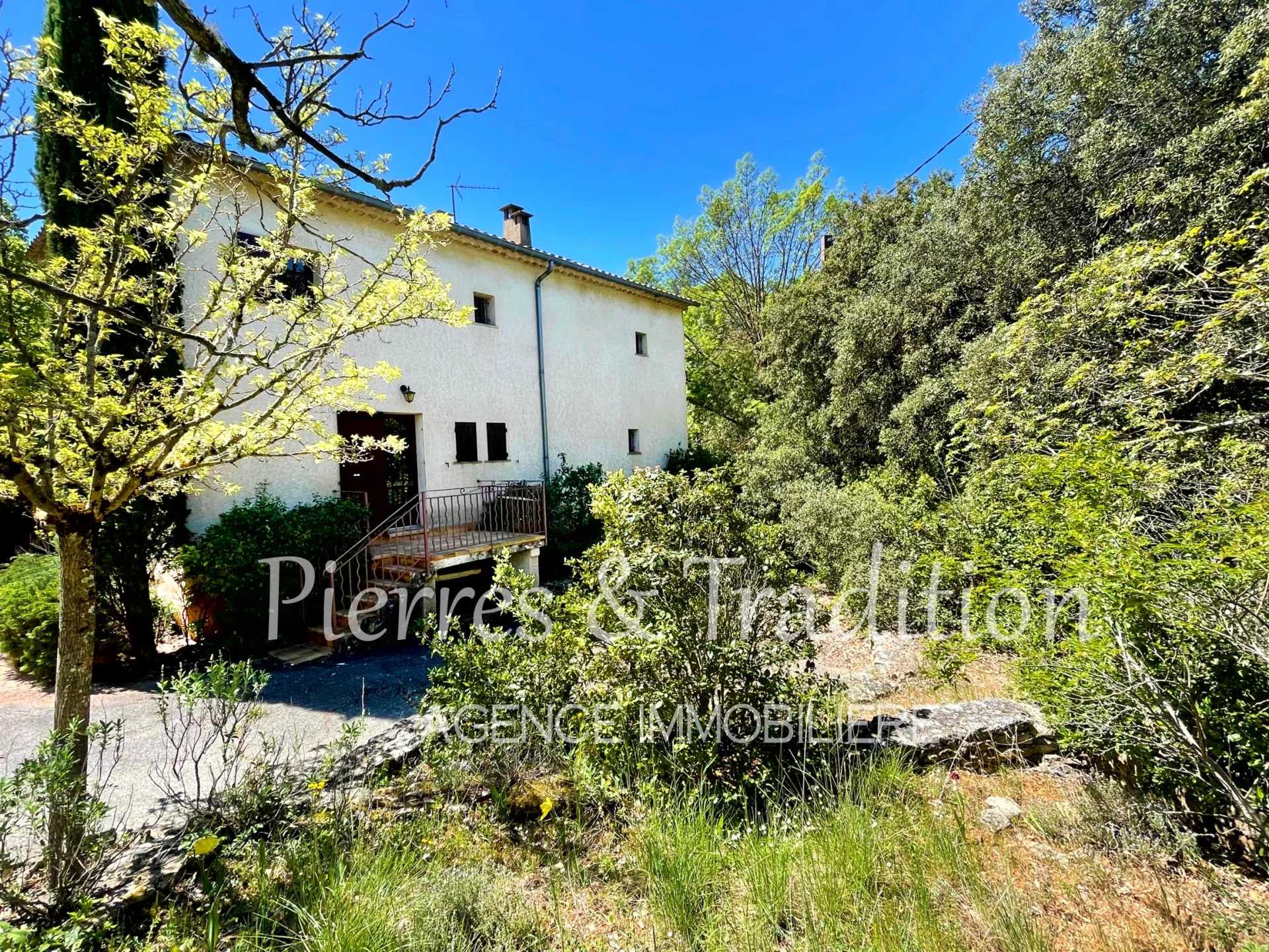 Hus i Apt, Provence-Alpes-Cote d'Azur 12477543