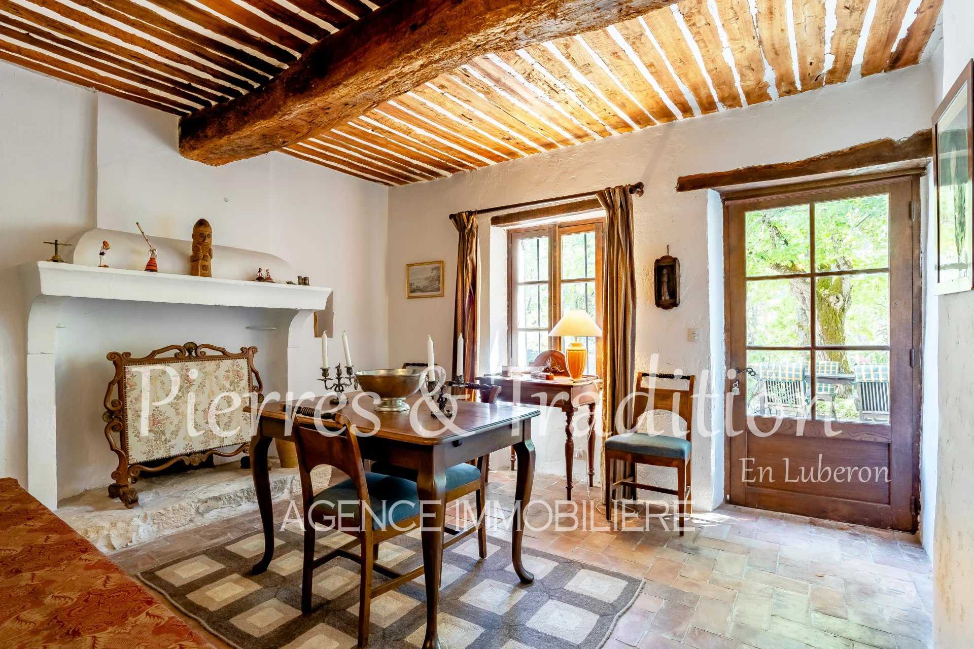 Hus i Caseneuve, Provence-Alpes-Cote d'Azur 12477544