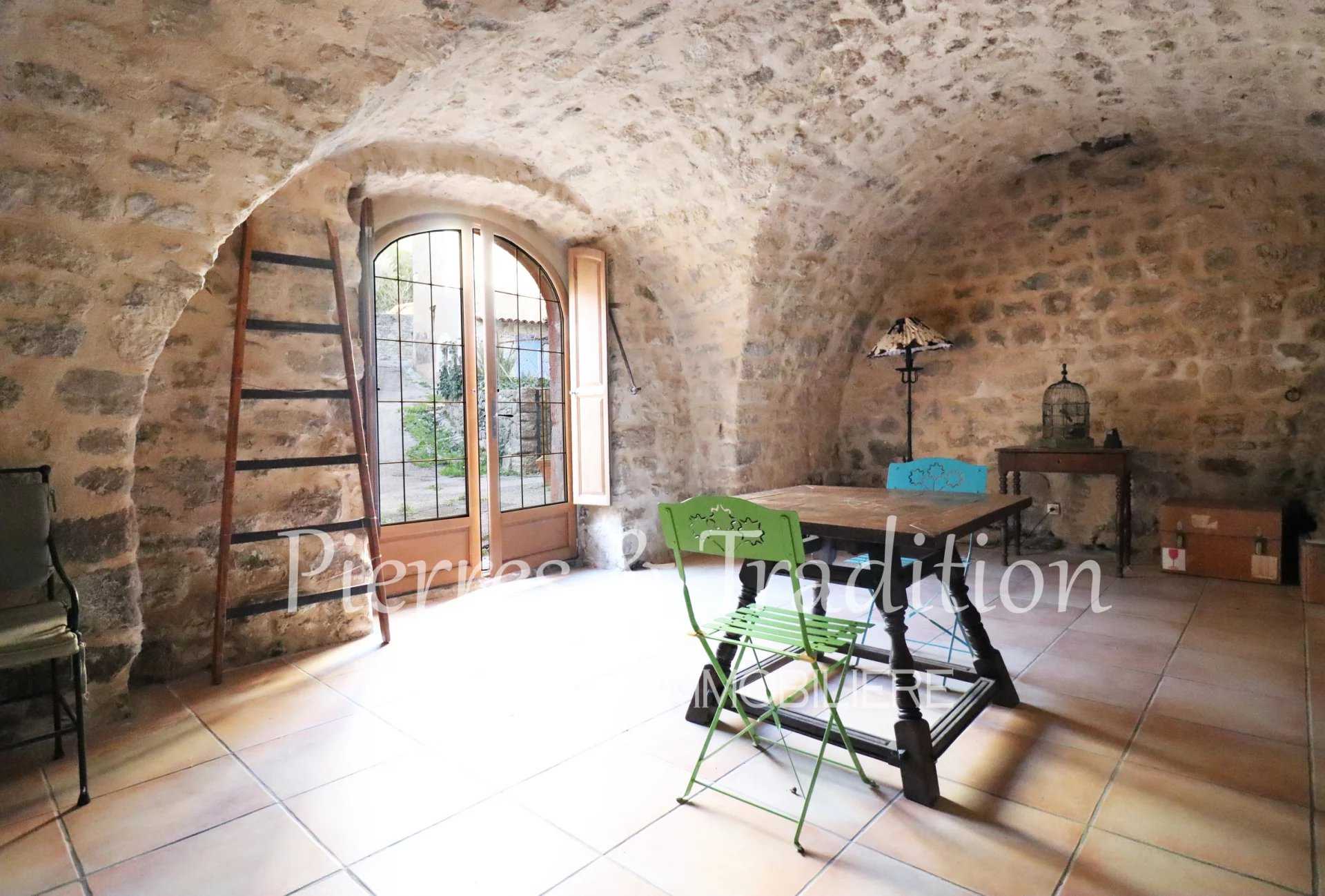 Hus i Cereste, Provence-Alpes-Cote d'Azur 12477545