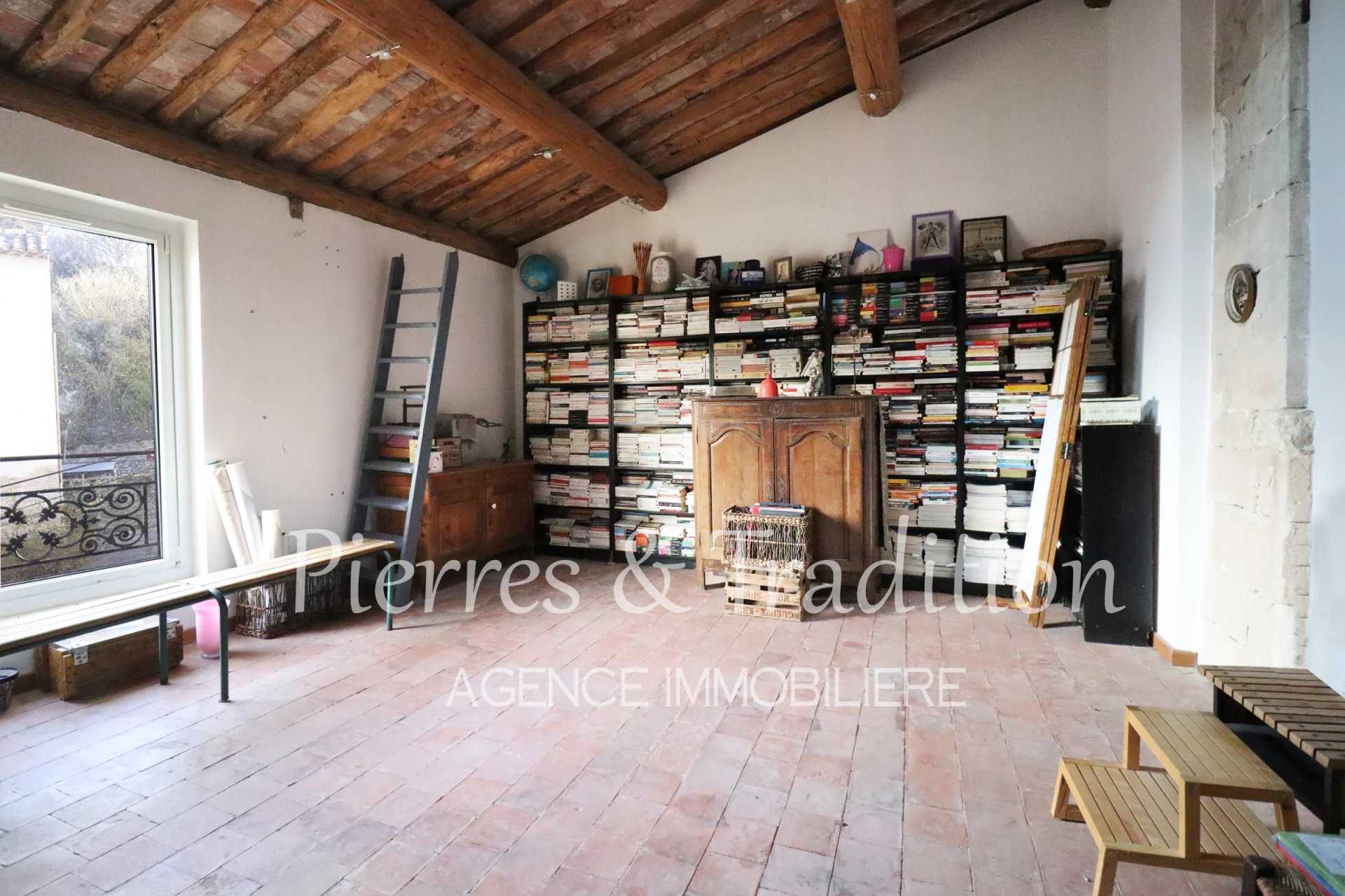 Hus i Cereste, Provence-Alpes-Cote d'Azur 12477545