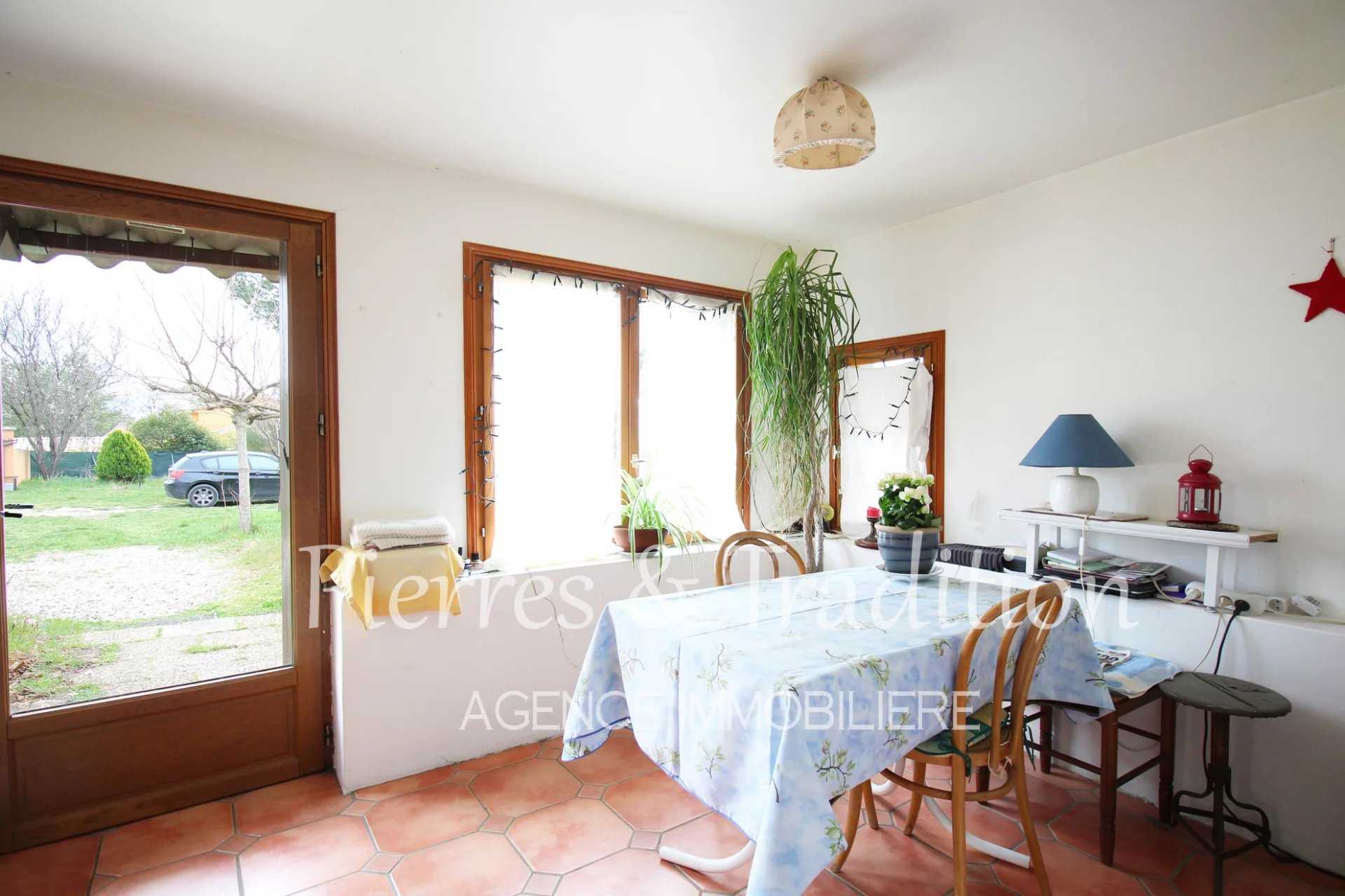 Rumah di Saint-Saturnin-les-Apt, Provence-Alpes-Cote d'Azur 12477547