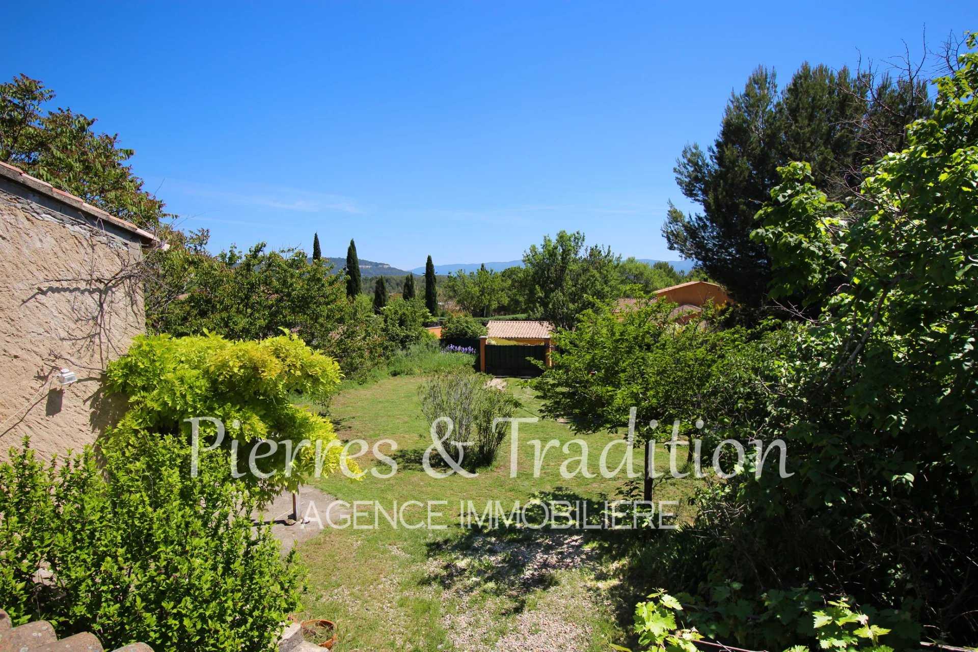 Hus i Saint-Saturnin-les-Apt, Provence-Alpes-Cote d'Azur 12477547