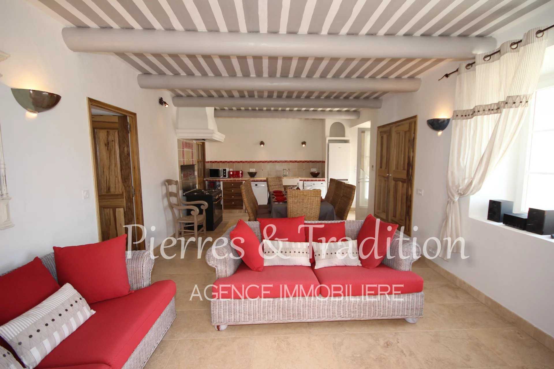 Rumah di Roussillon, Provence-Alpes-Cote d'Azur 12477556