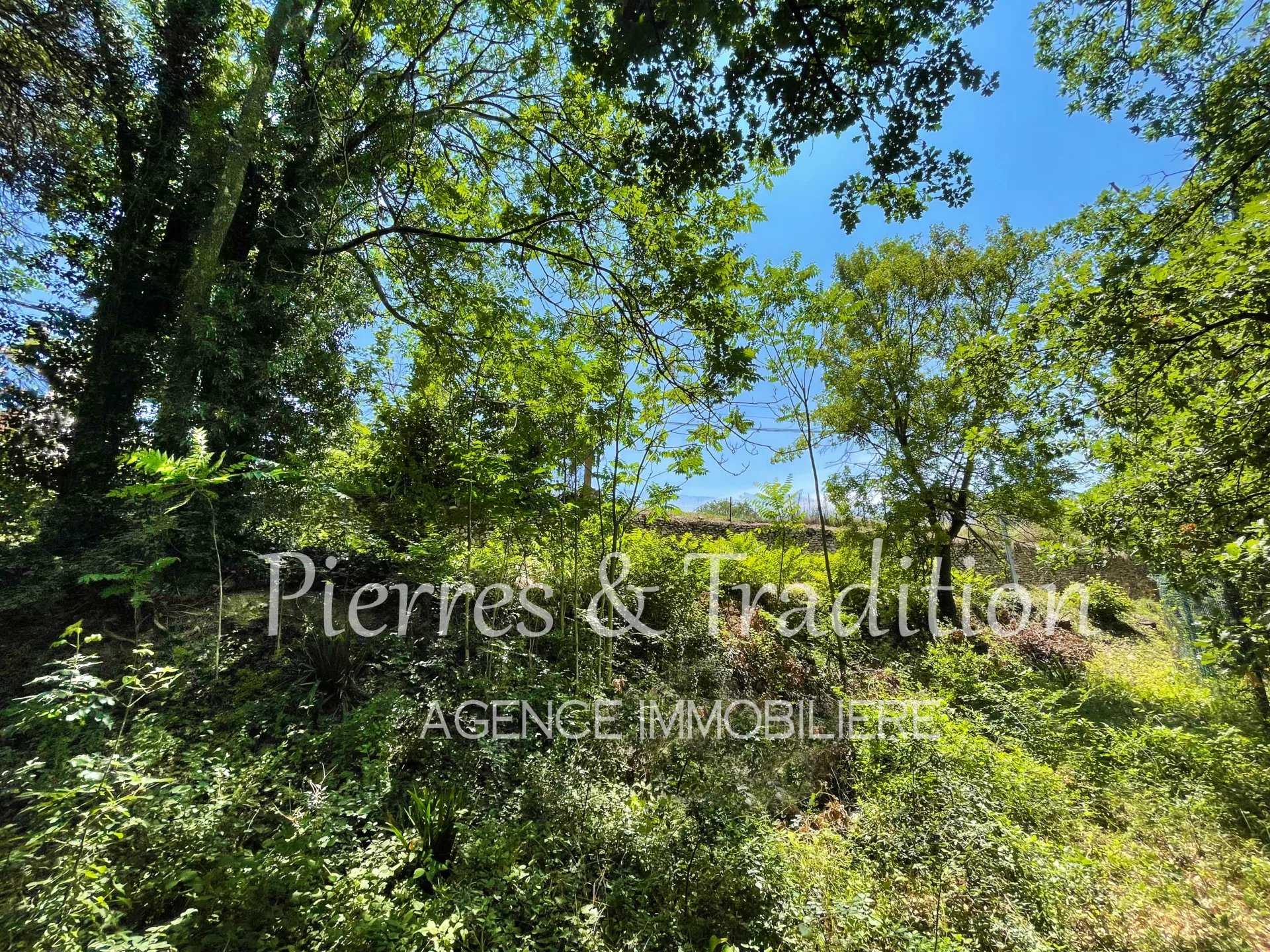 Land in Apt, Provence-Alpes-Cote d'Azur 12477568