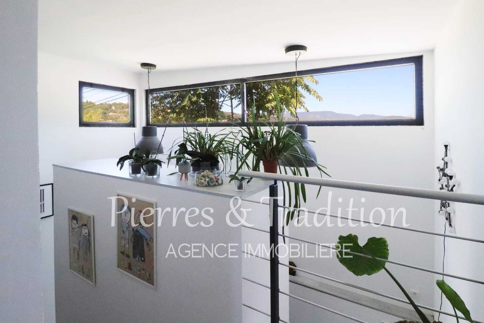 Rumah di Tepat, Provence-Alpes-Cote d'Azur 12477571