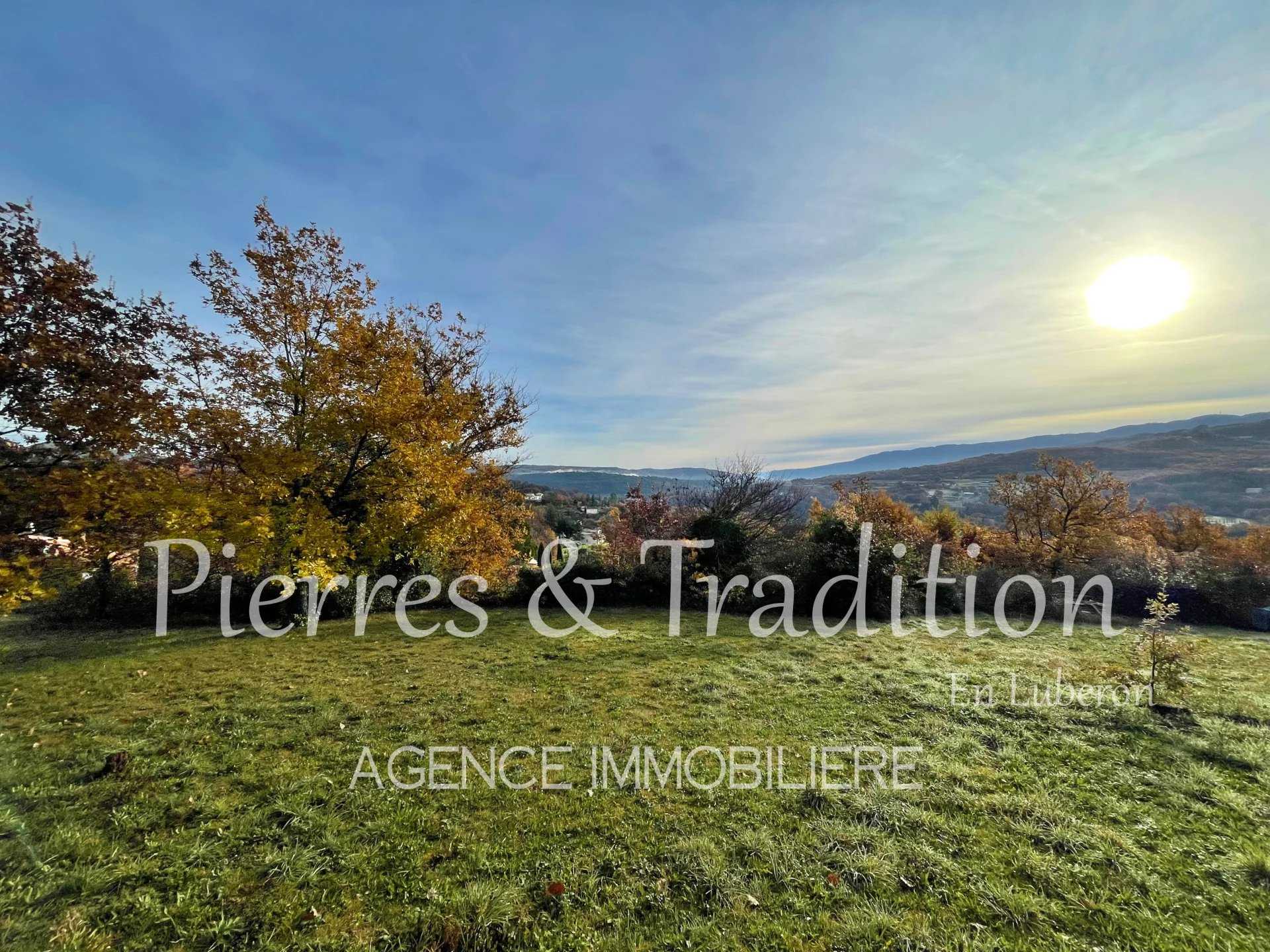 Jord i Apt, Provence-Alpes-Cote d'Azur 12477576