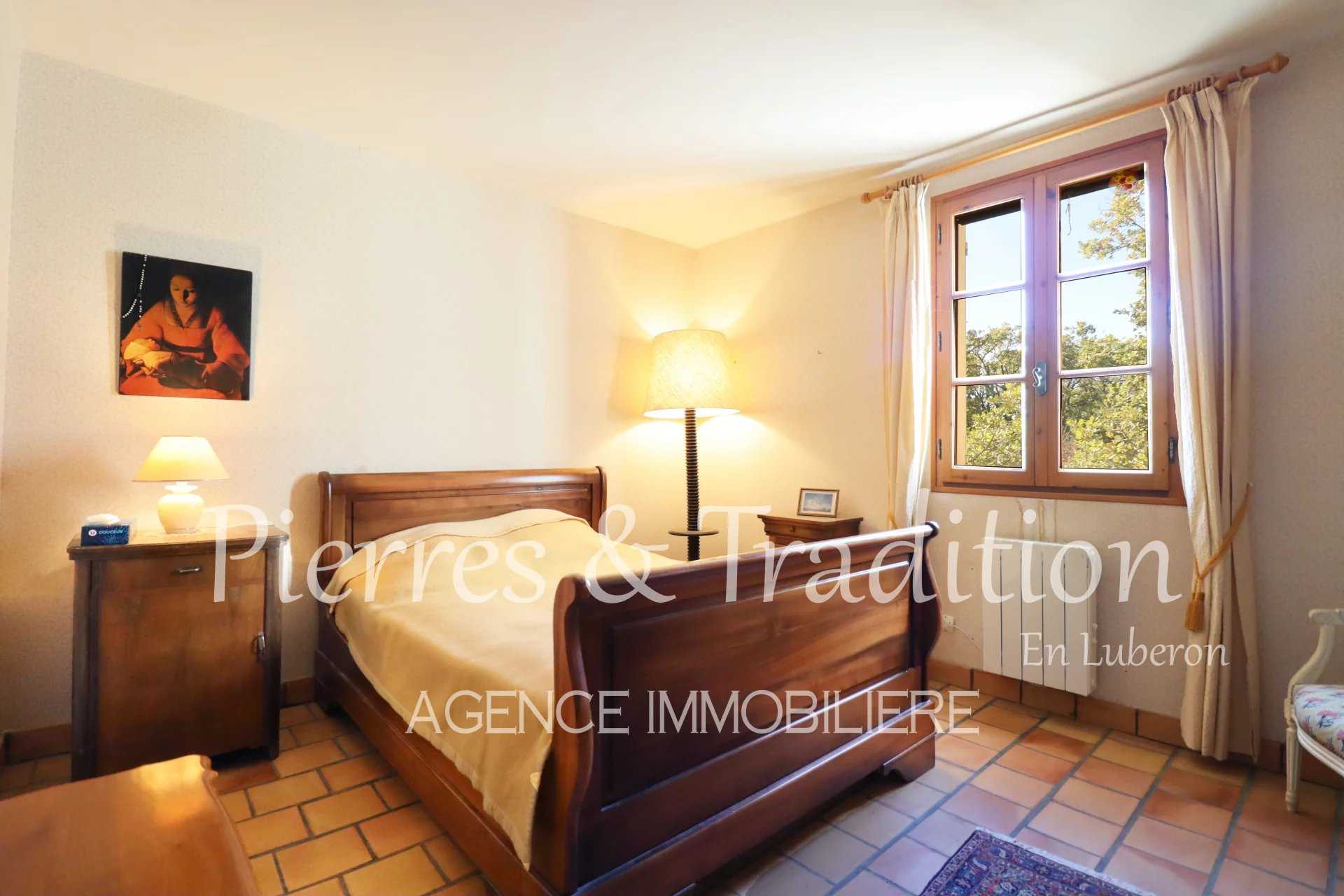 House in Viens, Provence-Alpes-Cote d'Azur 12477580