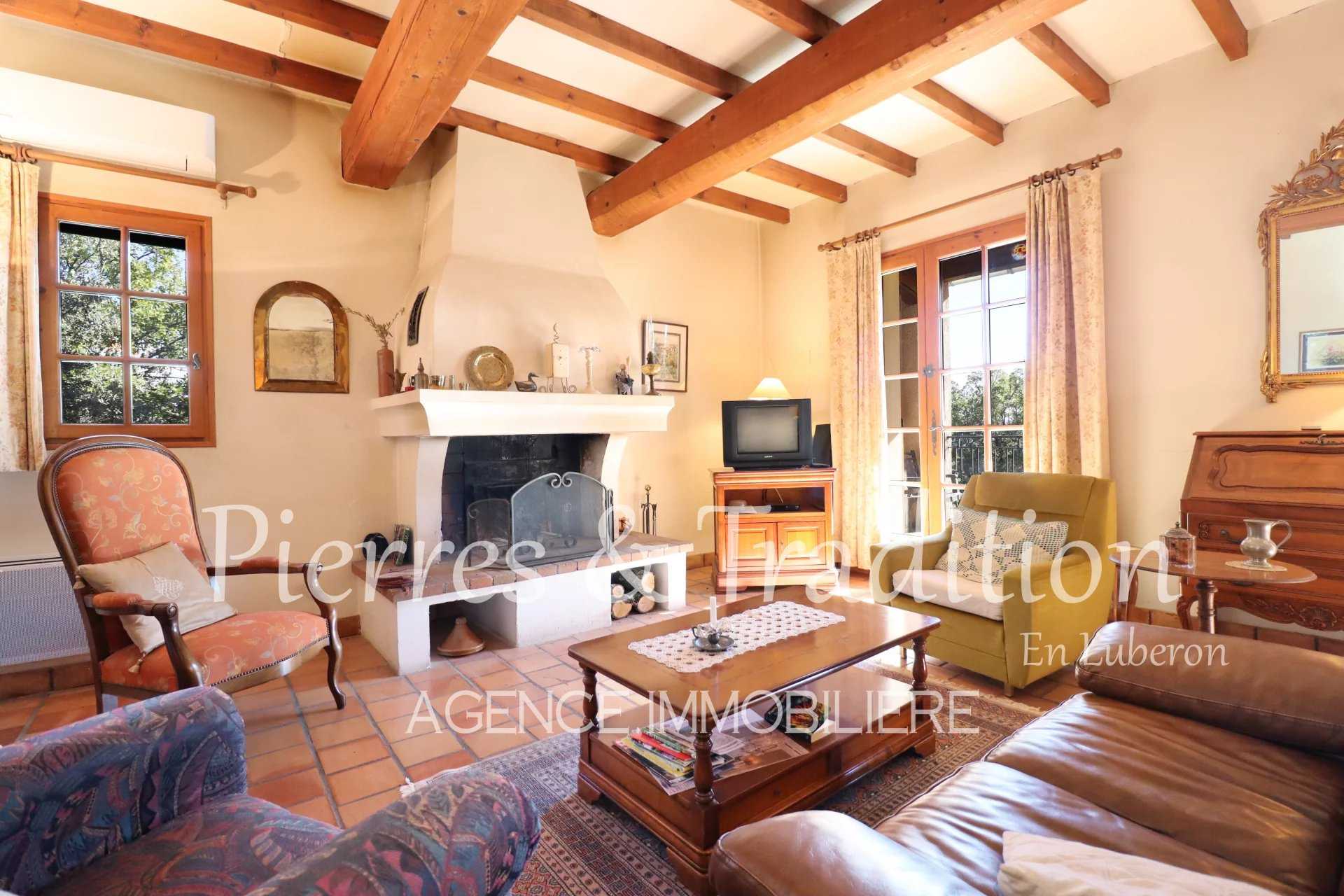 House in Viens, Provence-Alpes-Cote d'Azur 12477580