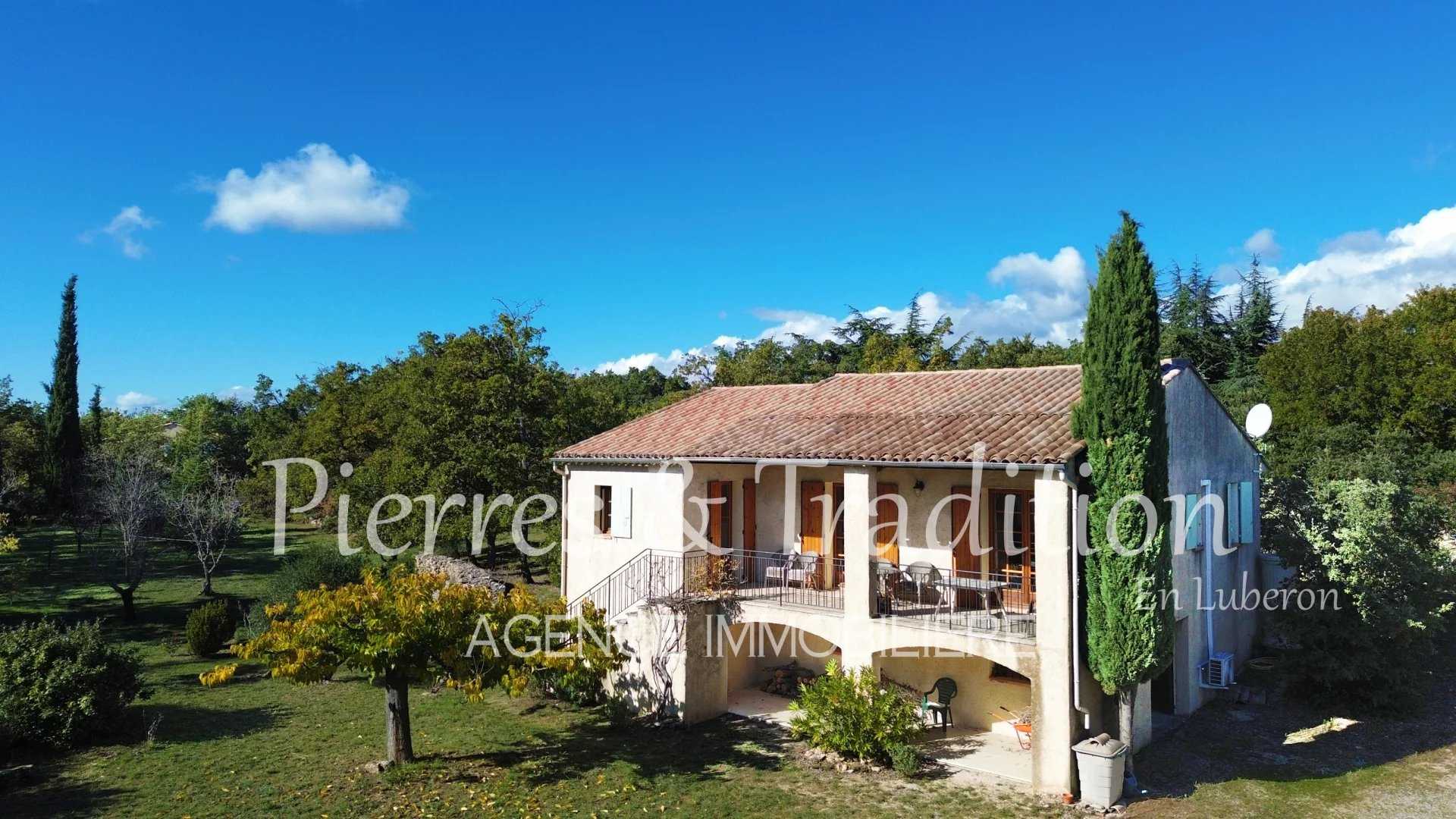 Hus i Viens, Provence-Alpes-Cote d'Azur 12477580
