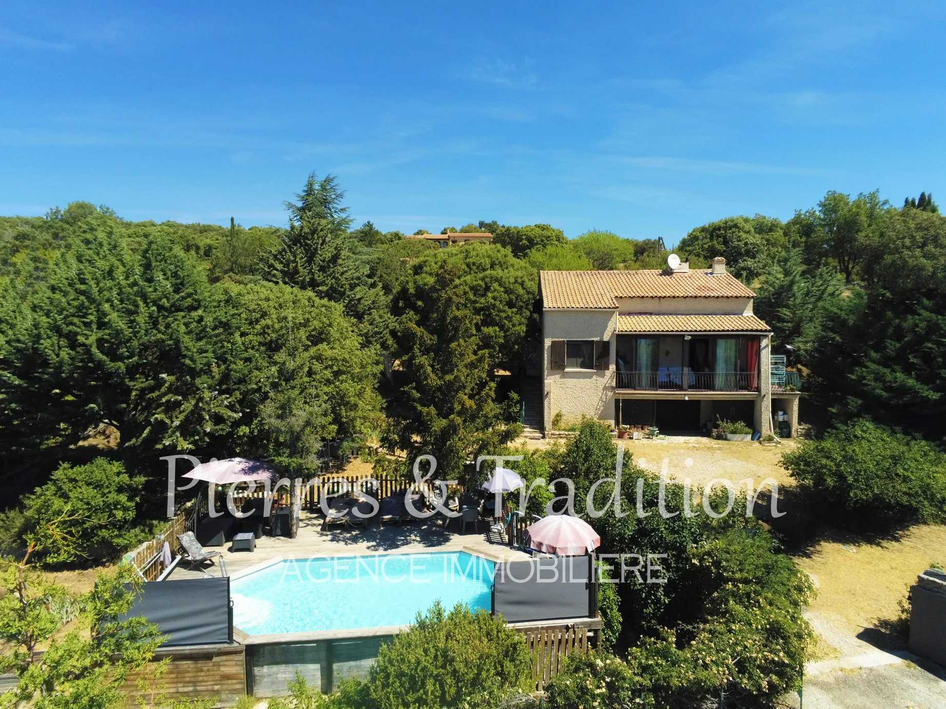 Talo sisään Viens, Provence-Alpes-Cote d'Azur 12477585