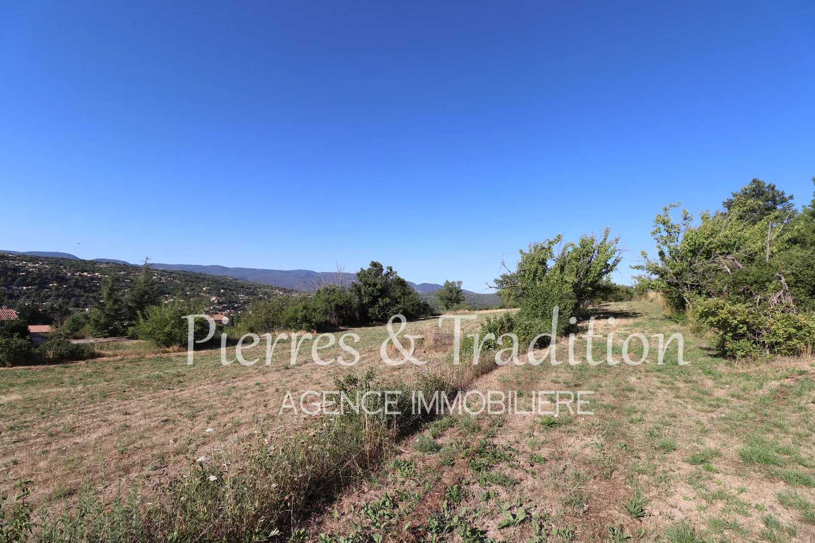 Land in Apt, Provence-Alpes-Cote d'Azur 12477586