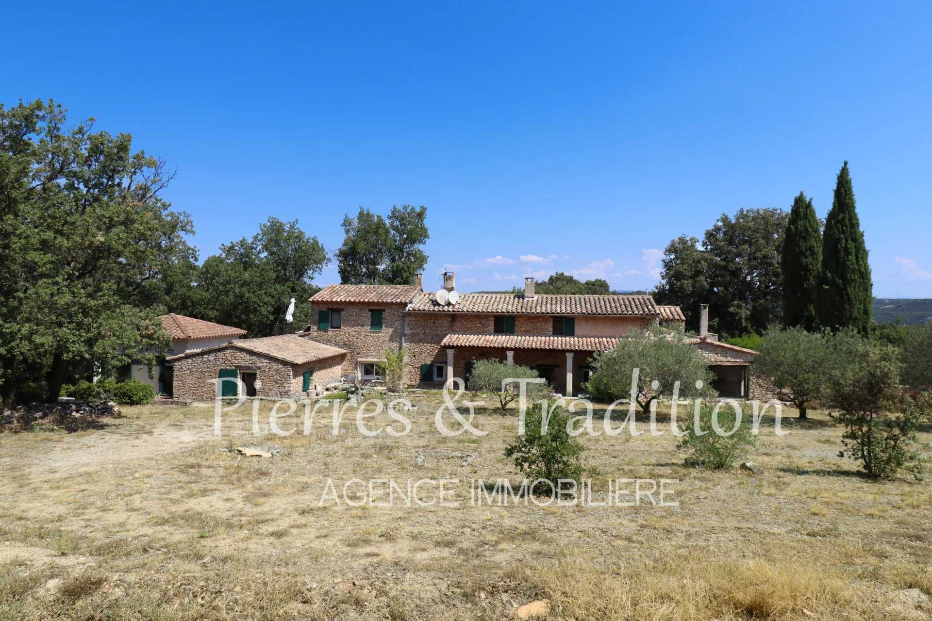 Huis in Bonnieux, Provence-Alpes-Cote d'Azur 12477593