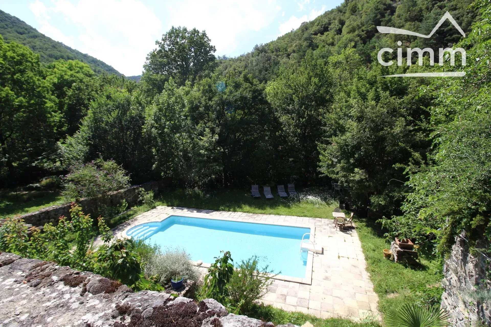Other in Cadenet, Provence-Alpes-Cote d'Azur 12477630