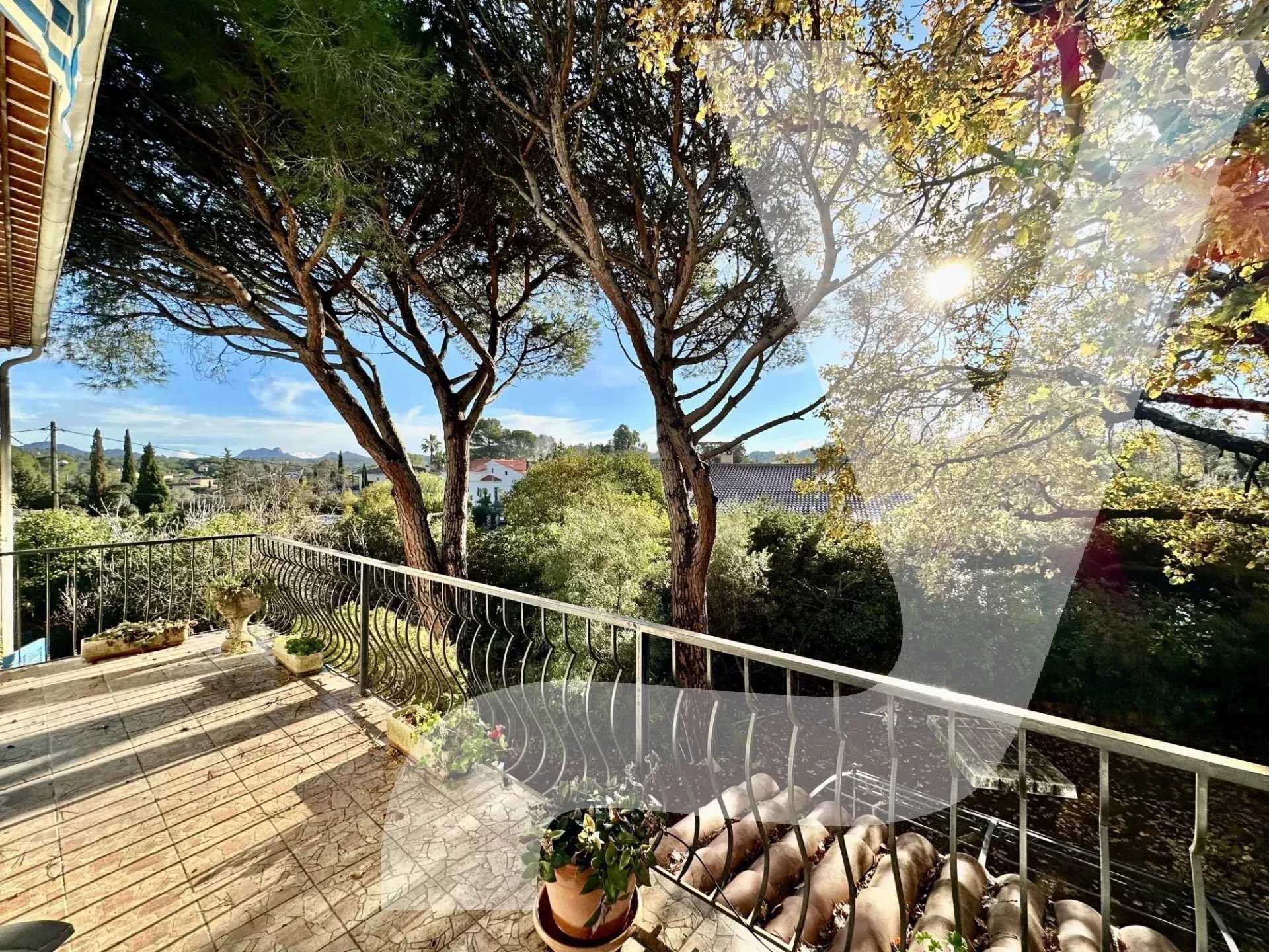 rumah dalam Saint-Raphael, Provence-Alpes-Côte d'Azur 12477640