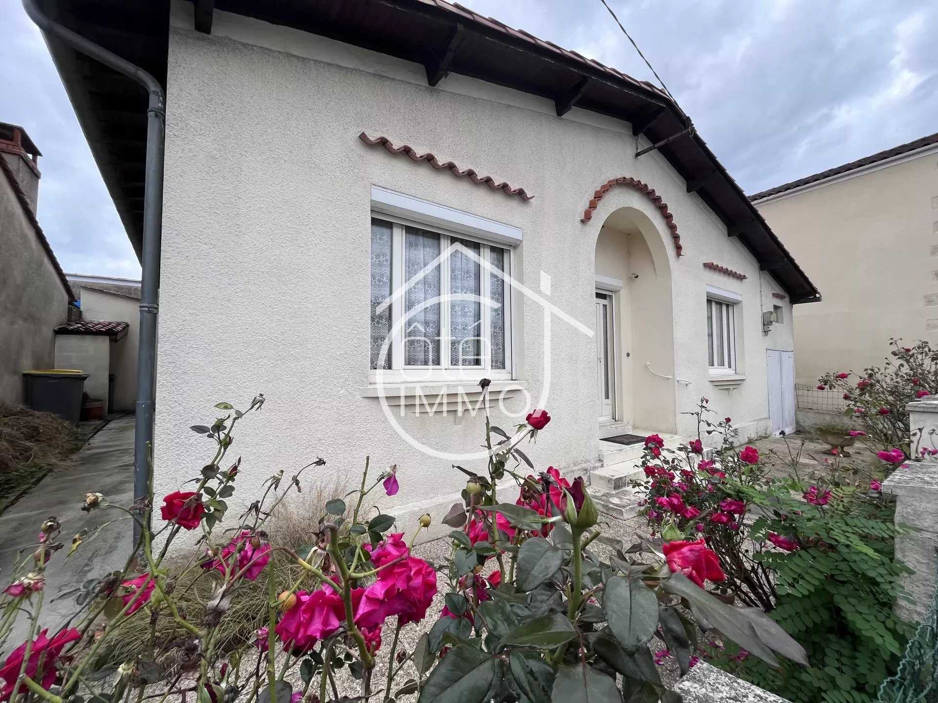 Talo sisään Montpon-Mesterol, Nouvelle-Aquitaine 12477692