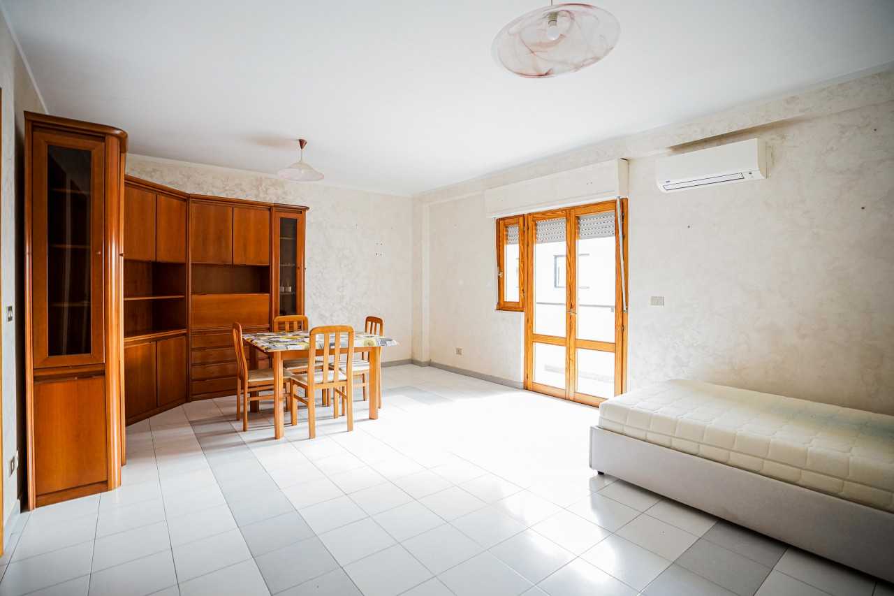 公寓 在 Iglesias, 撒丁岛 12477842