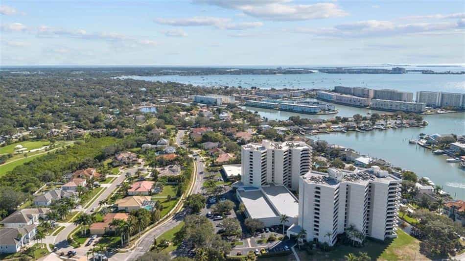 Condominium in Gulfport, Florida 12479101