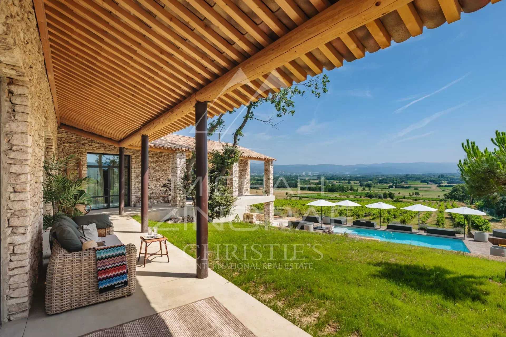 House in Gordes, Provence-Alpes-Cote d'Azur 12479763