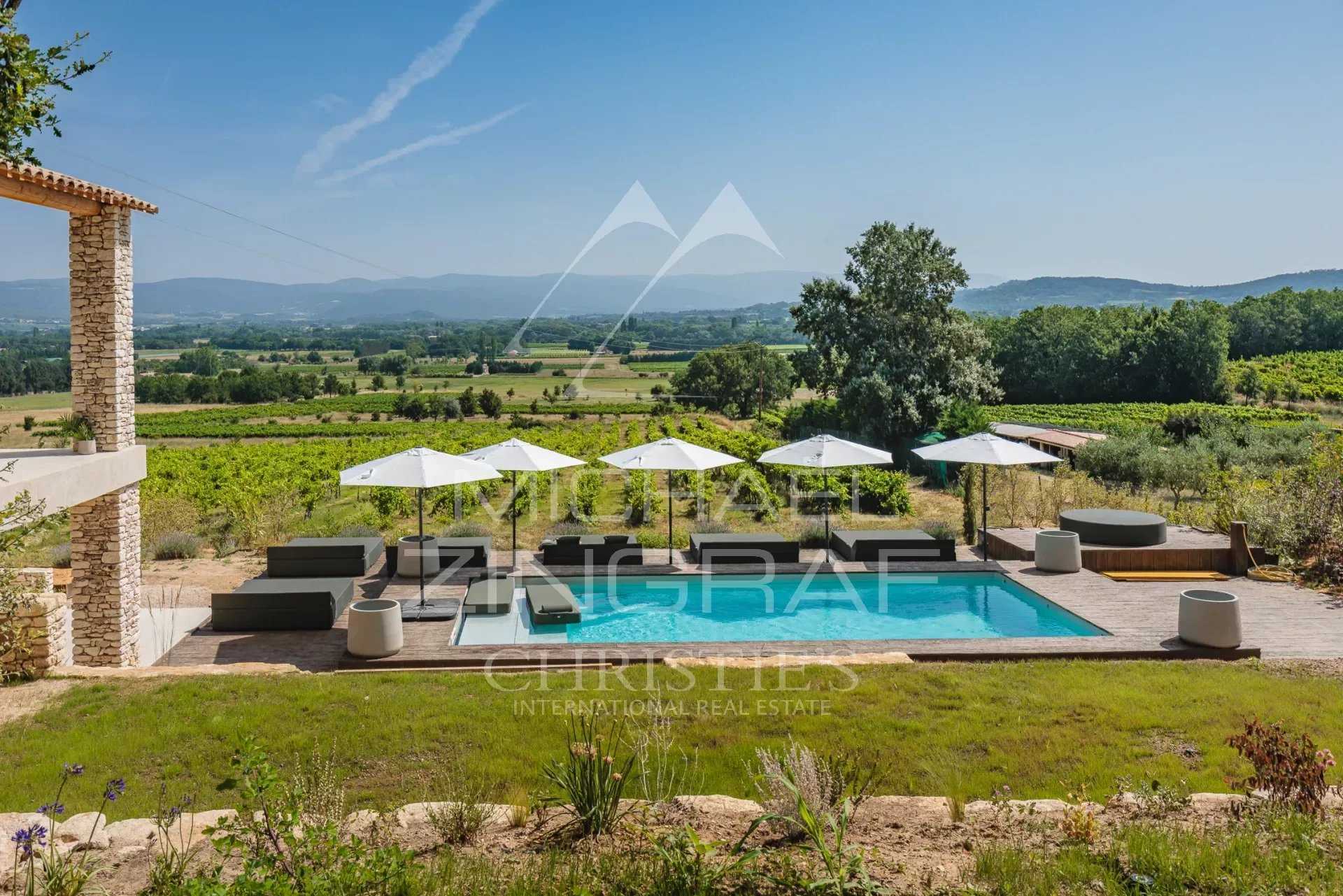 بيت في Gordes, Provence-Alpes-Cote d'Azur 12479763