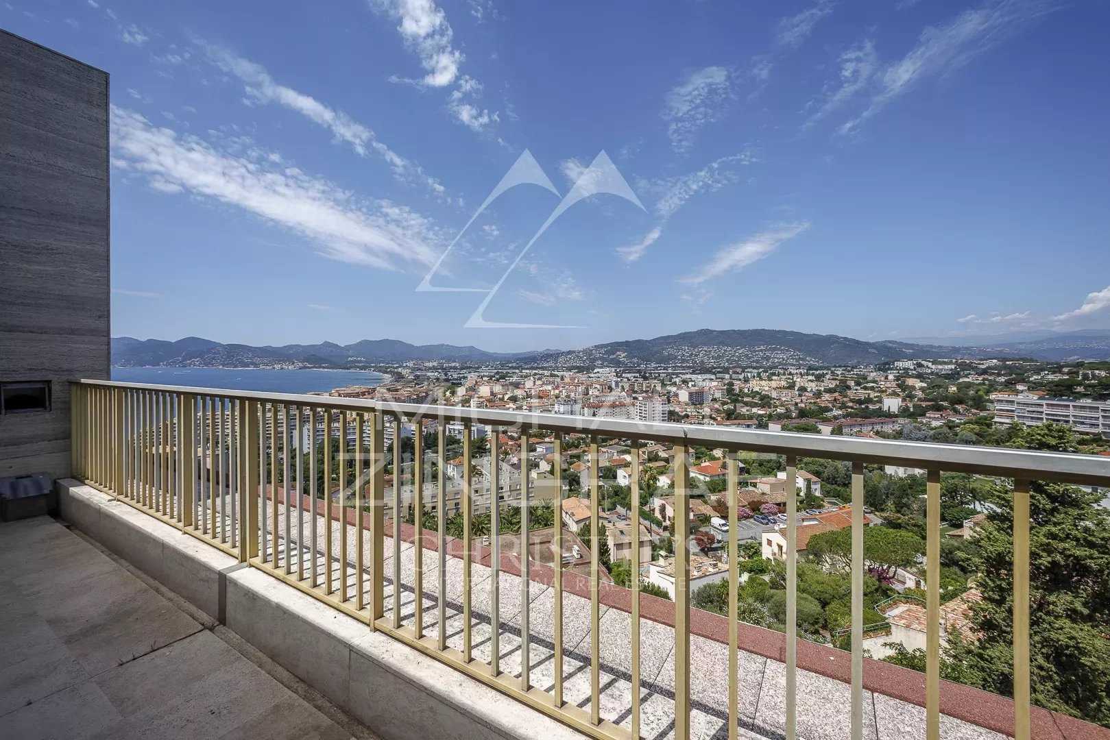 Condominium in Cannes, Alpes-Maritimes 12479764
