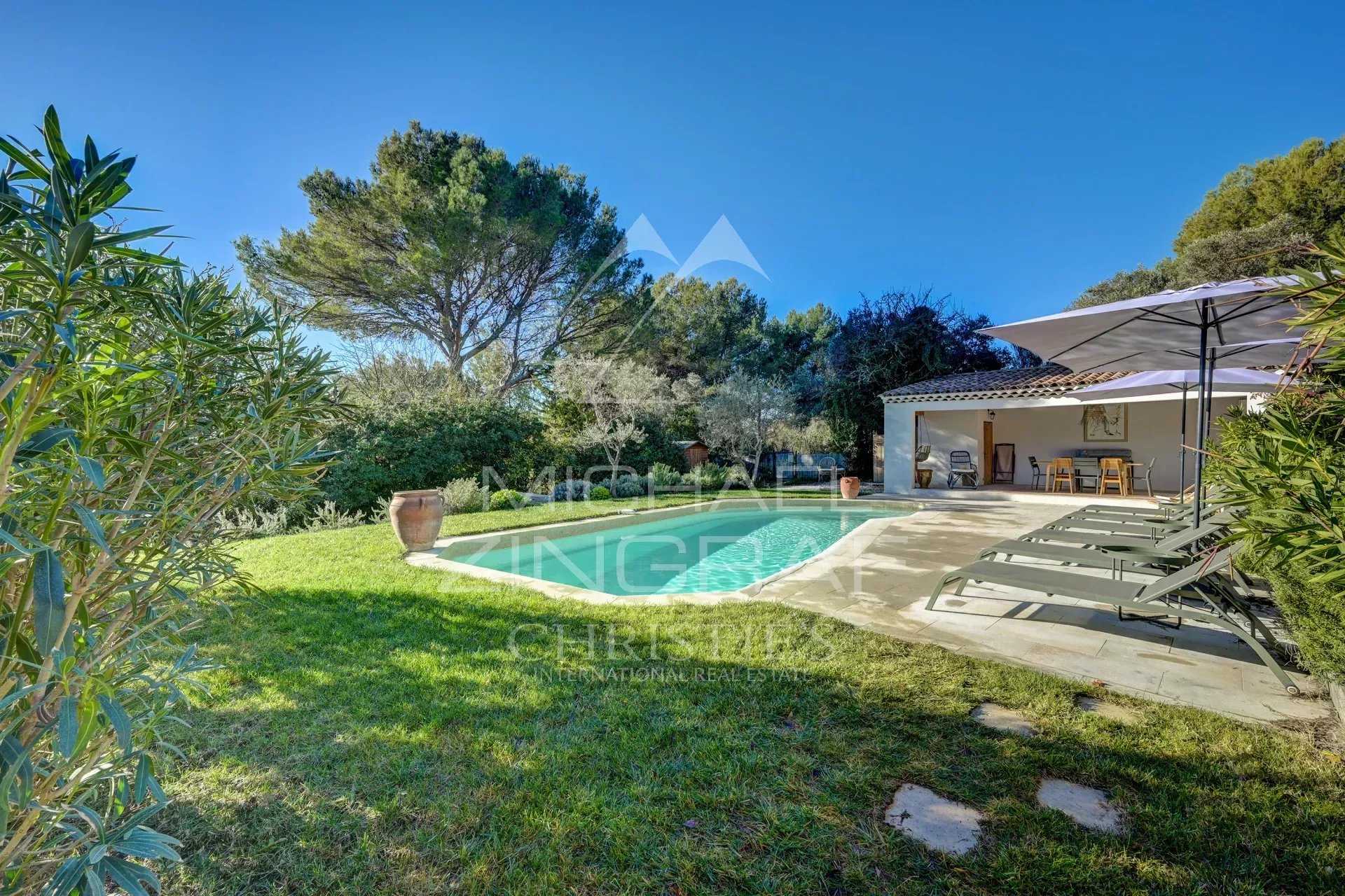 House in Vedene, Provence-Alpes-Cote d'Azur 12479766