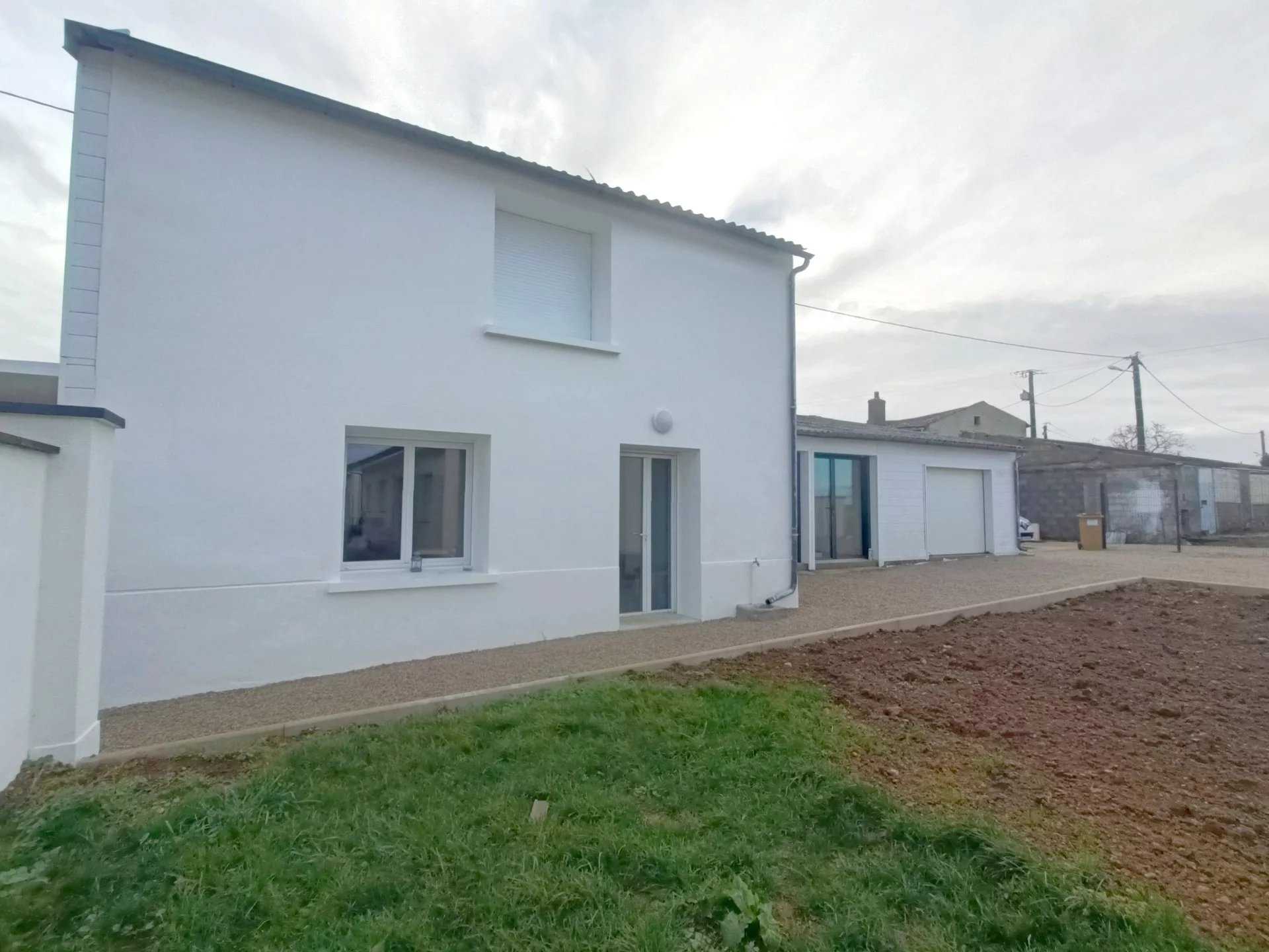 Hus i Neuville-de-Poitou, Nouvelle-Aquitaine 12479794