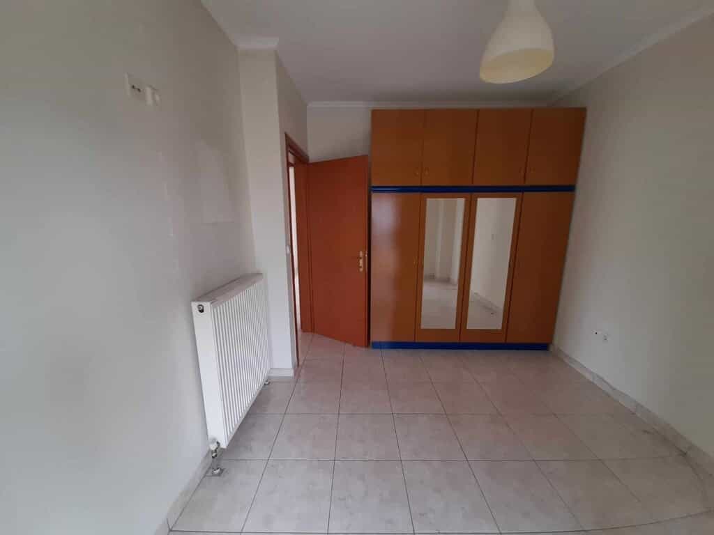 Квартира в Polichni,  12480419