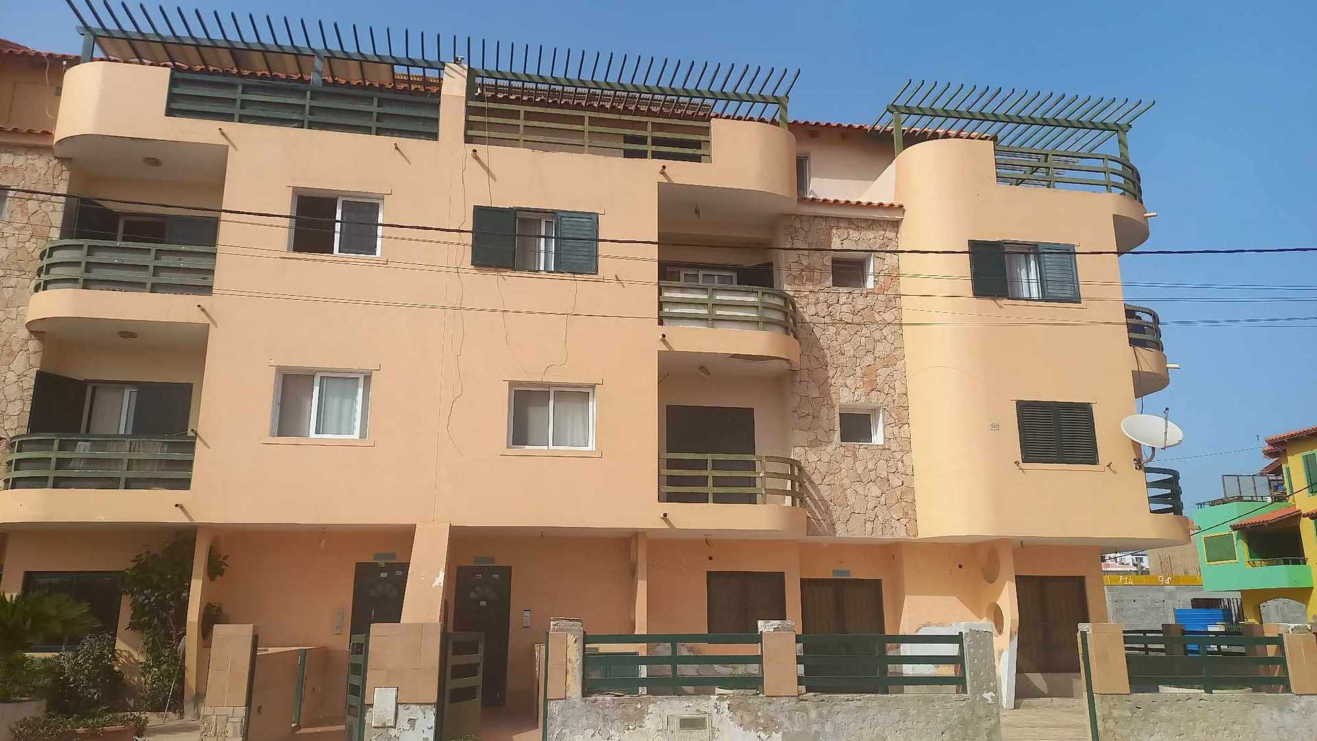 Condominium in Espargos, Sal 12480861