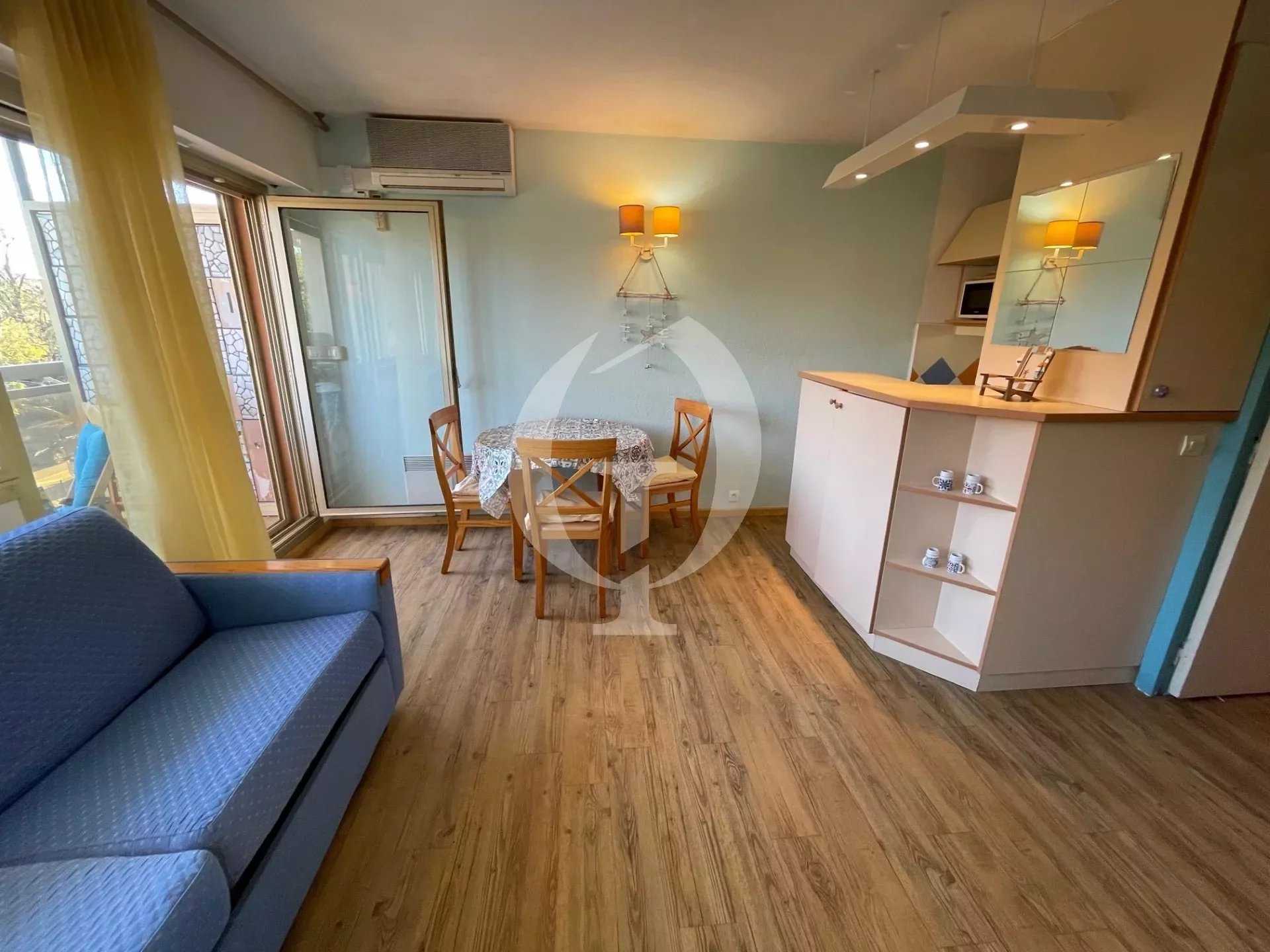 公寓 在 聖馬克西姆, 普羅旺斯-阿爾卑斯-藍色海岸 12481231