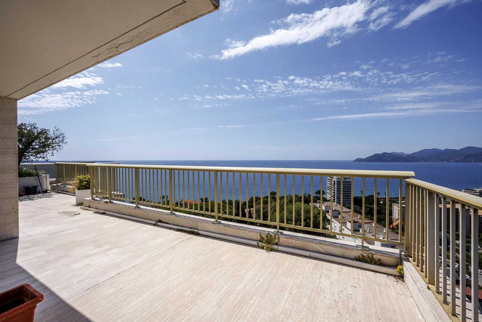 Condominium dans Cannes, Provence-Alpes-Côte d'Azur 12482451