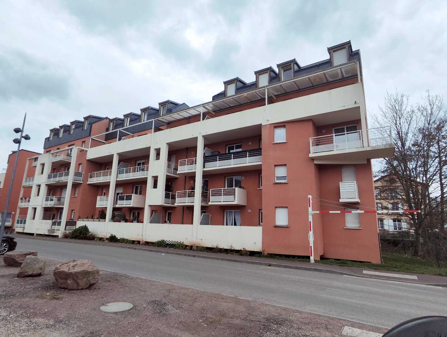 Condominium in Lisieux, Normandie 12483207