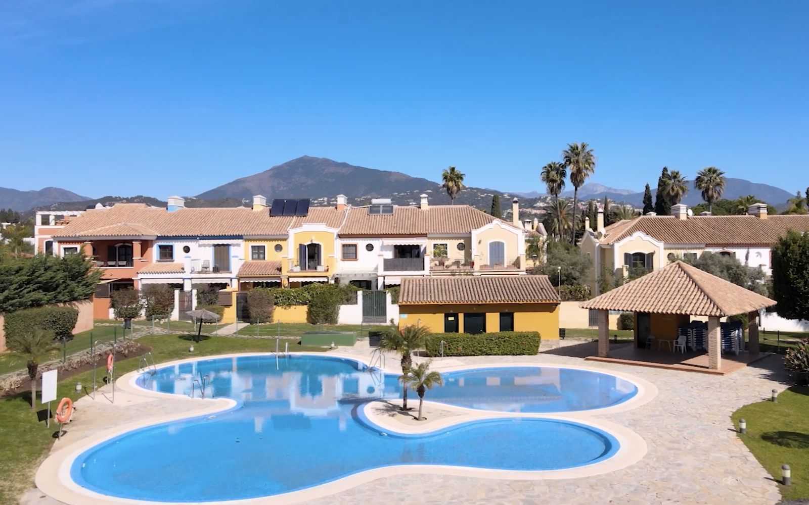 Несколько домов в Marbella, Andalucía 12484321
