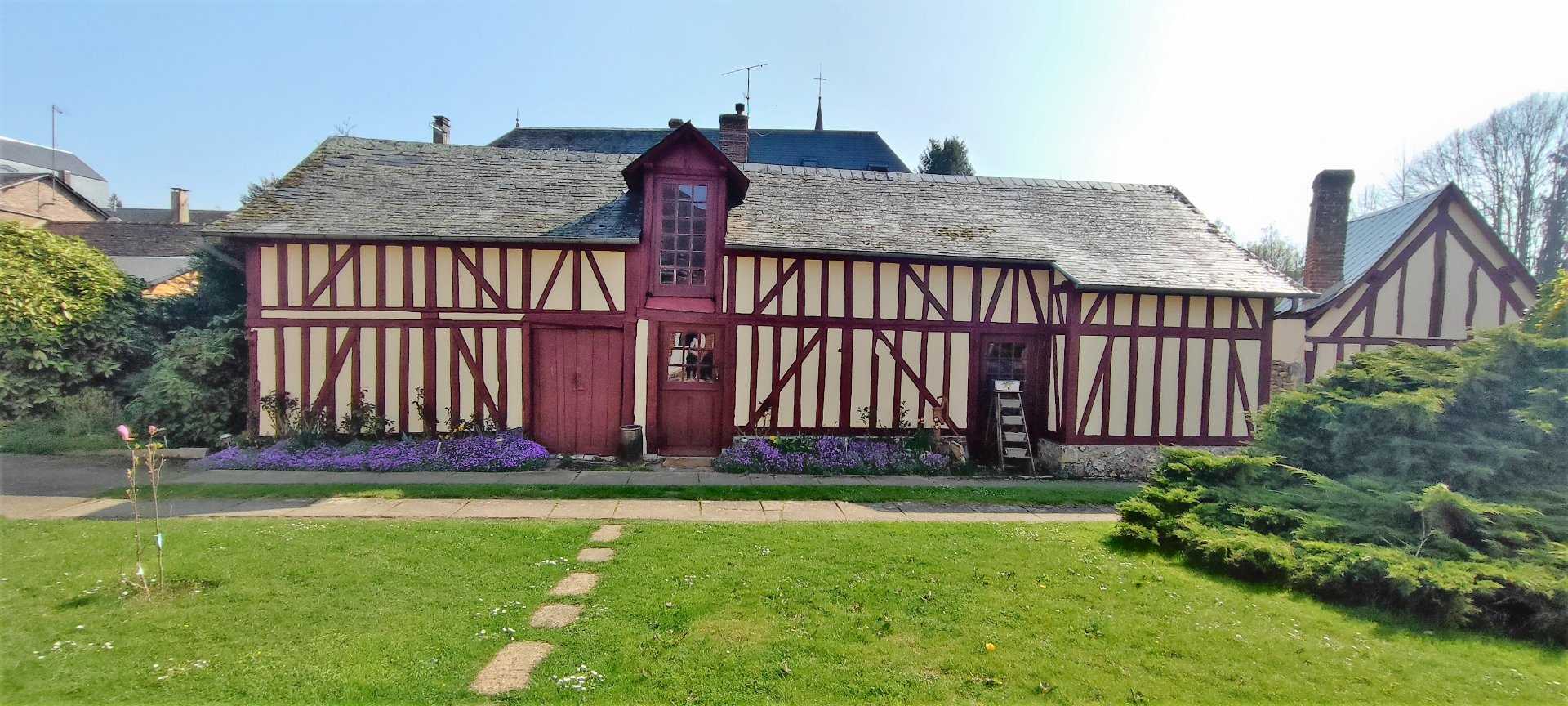 жилой дом в Brionne, Normandy 12484559