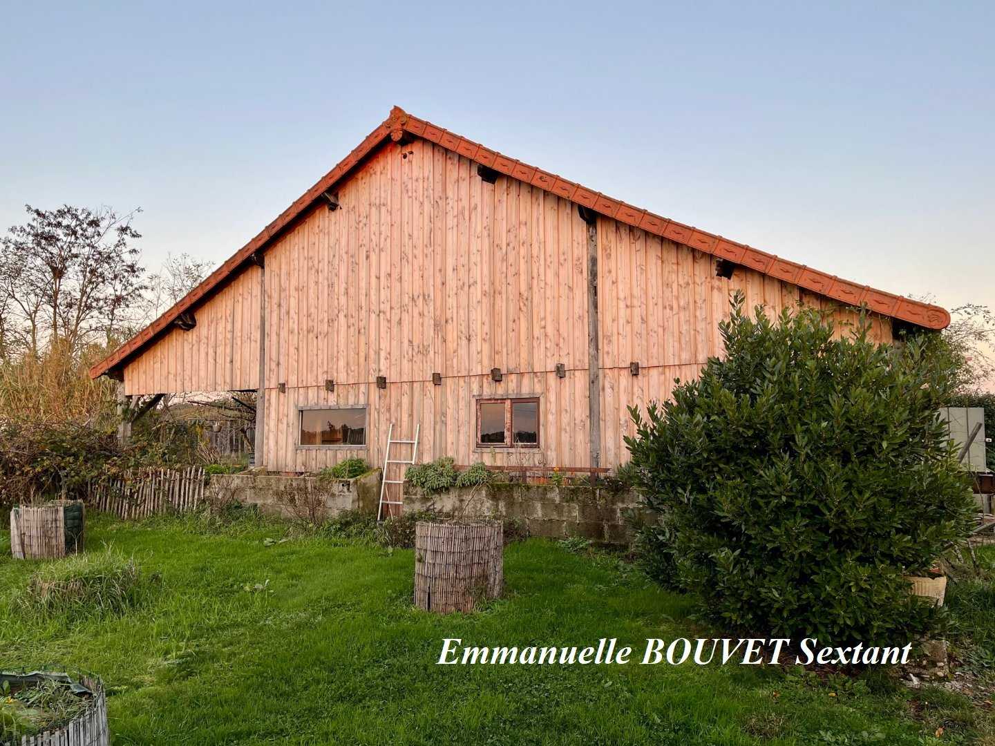 House in Saint-Nexans, Nouvelle-Aquitaine 12484590