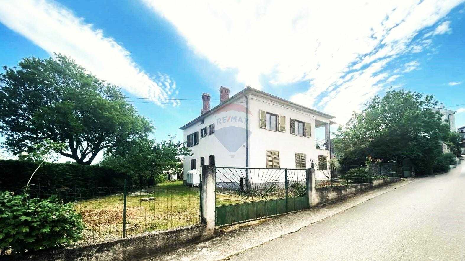 casa en Brtoniglá, Istarska Županija 12484836