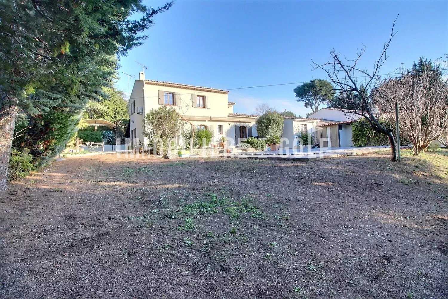 House in Allauch, Provence-Alpes-Cote d'Azur 12485302