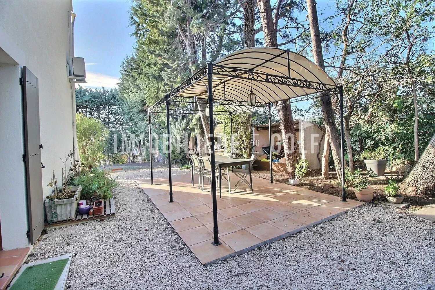 House in Allauch, Provence-Alpes-Cote d'Azur 12485302