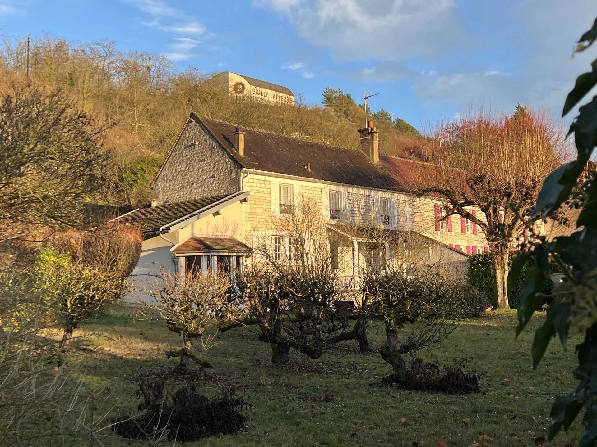 Residencial en Saint-Bris-le-Vineux, Yonne 12485339
